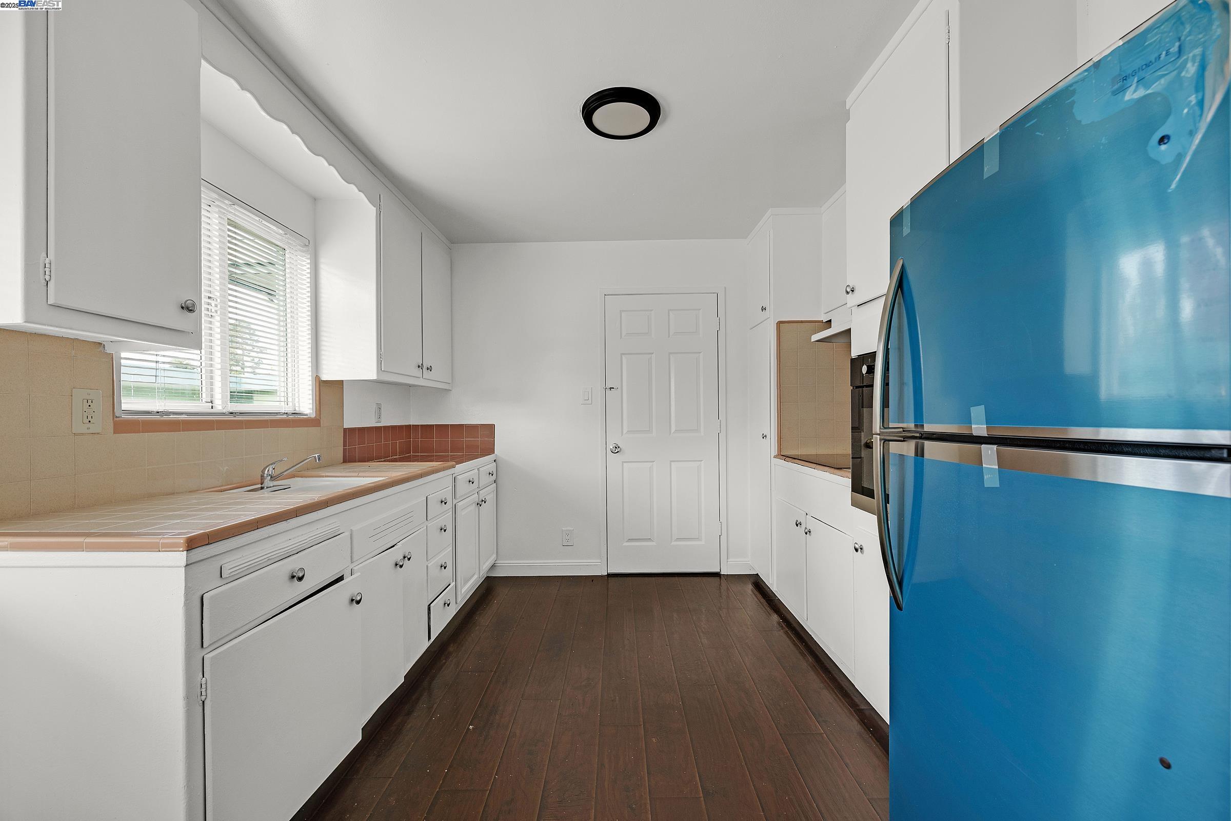 Detail Gallery Image 18 of 31 For 3328 66th Ave, Oakland,  CA 94605 - – Beds | – Baths