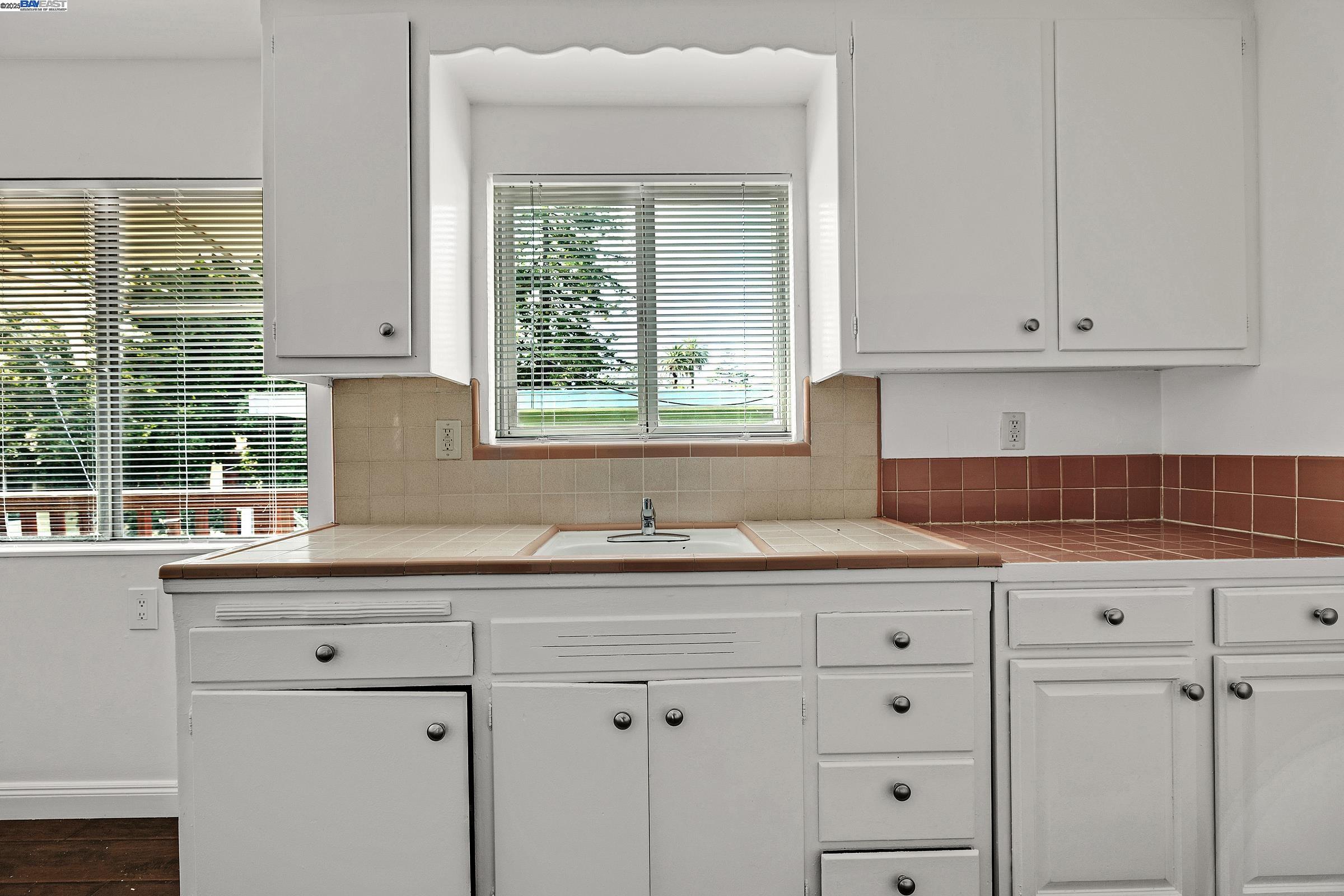 Detail Gallery Image 21 of 31 For 3328 66th Ave, Oakland,  CA 94605 - – Beds | – Baths