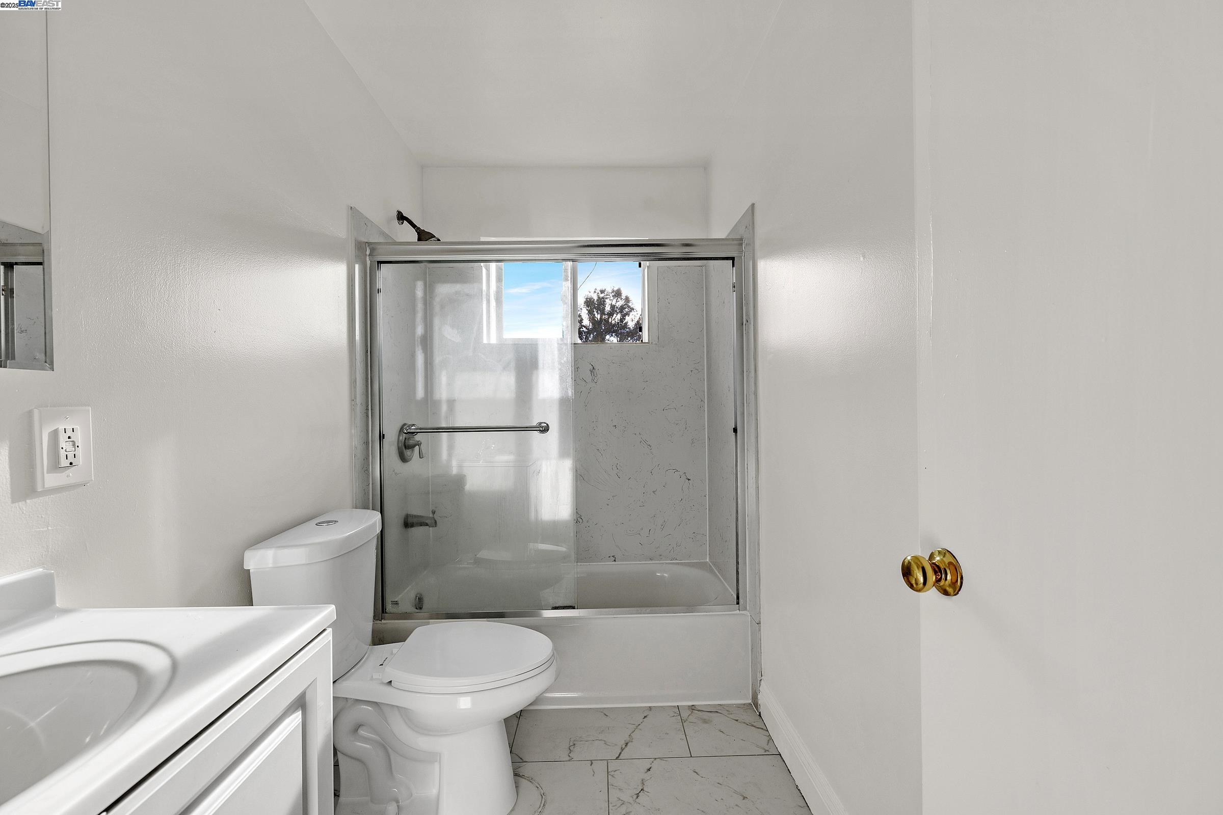 Detail Gallery Image 27 of 31 For 3328 66th Ave, Oakland,  CA 94605 - – Beds | – Baths