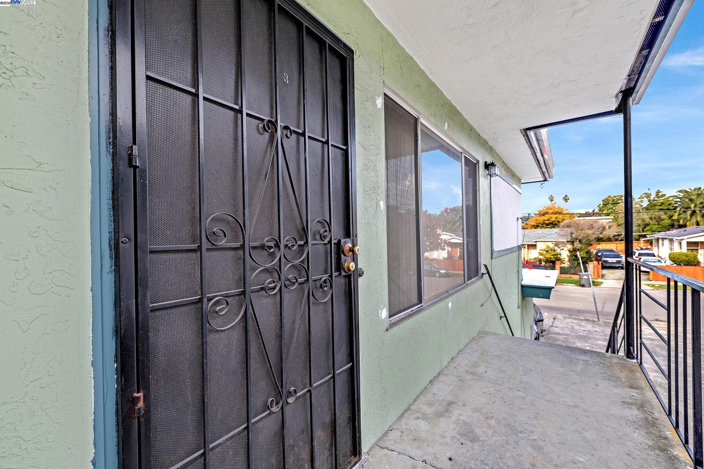 Detail Gallery Image 8 of 31 For 3328 66th Ave, Oakland,  CA 94605 - – Beds | – Baths