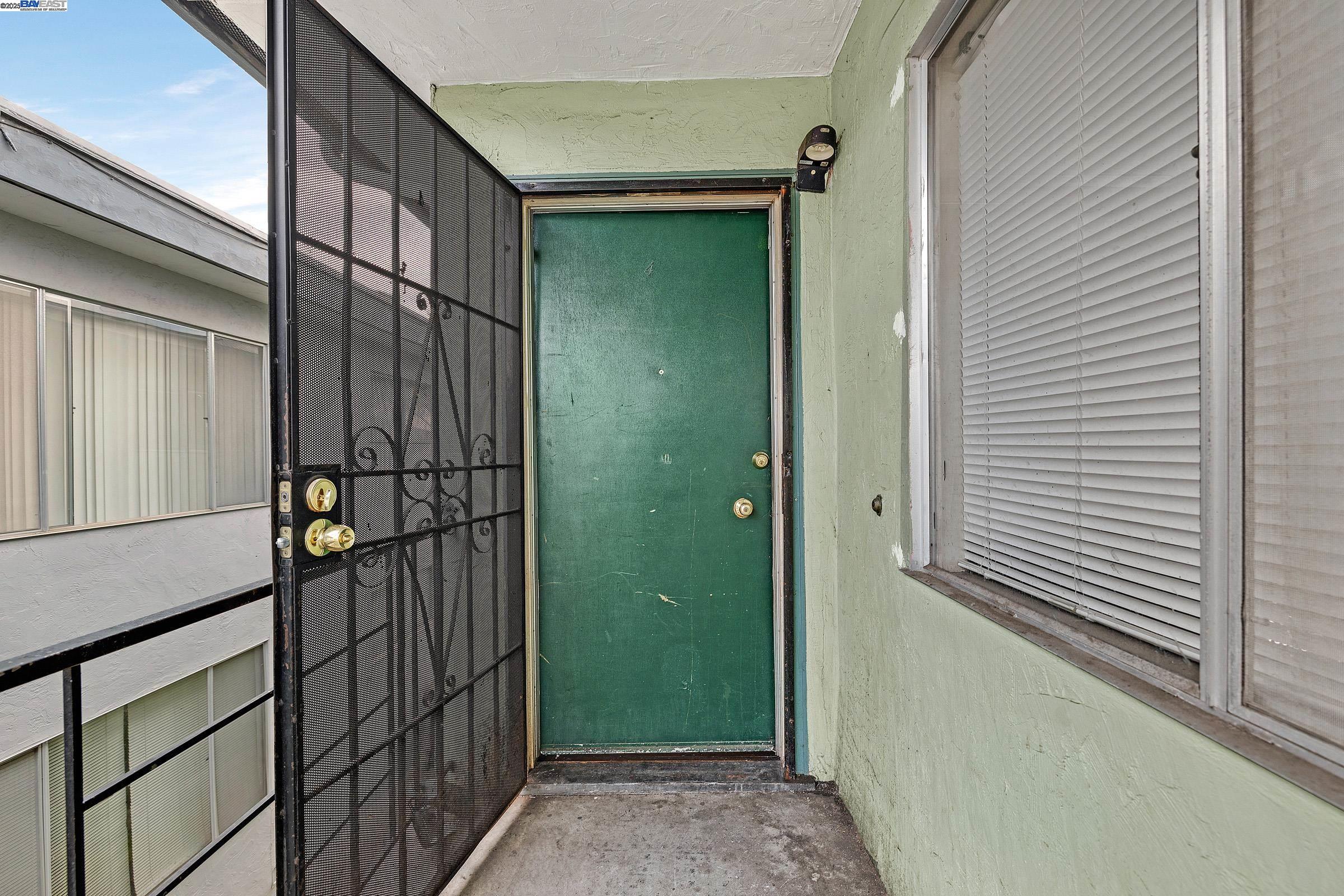 Detail Gallery Image 9 of 31 For 3328 66th Ave, Oakland,  CA 94605 - – Beds | – Baths