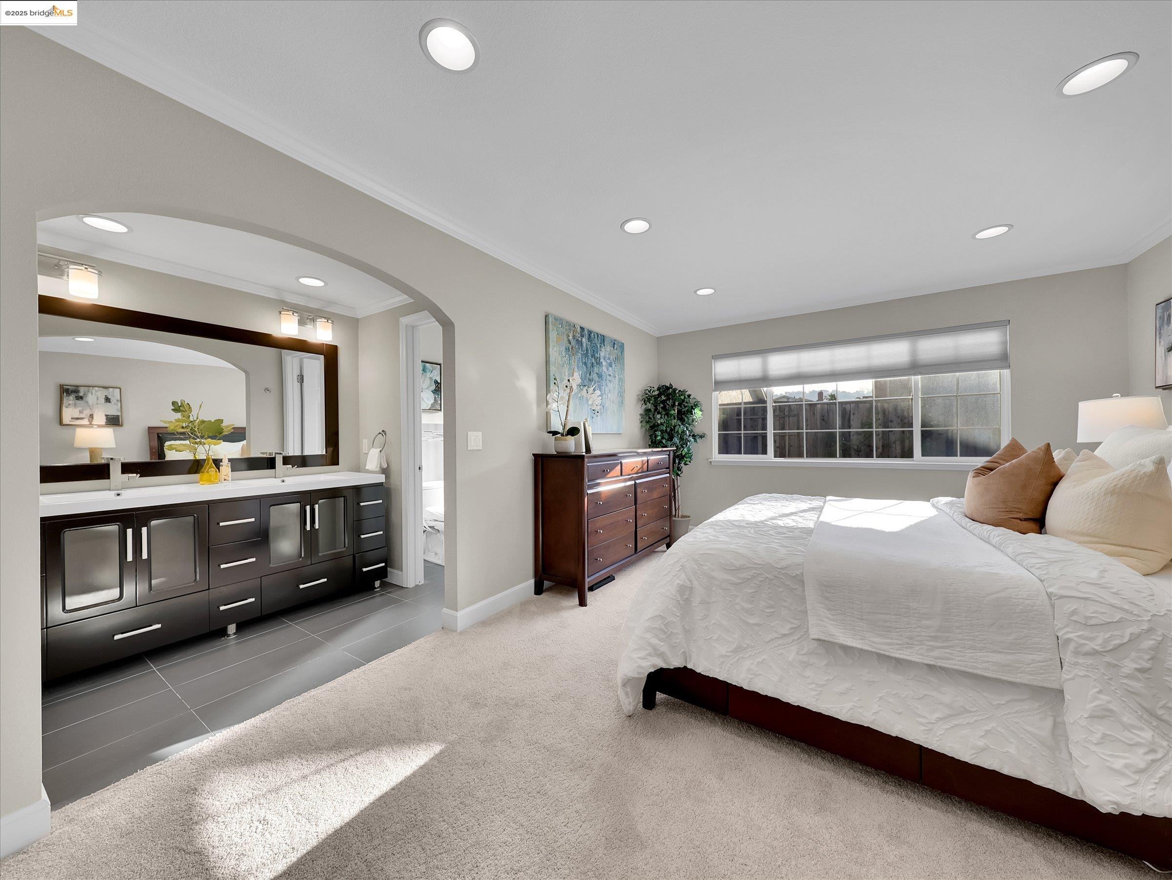 Detail Gallery Image 19 of 36 For 224 Woodbridge Cir, San Mateo,  CA 94403 - 3 Beds | 2 Baths