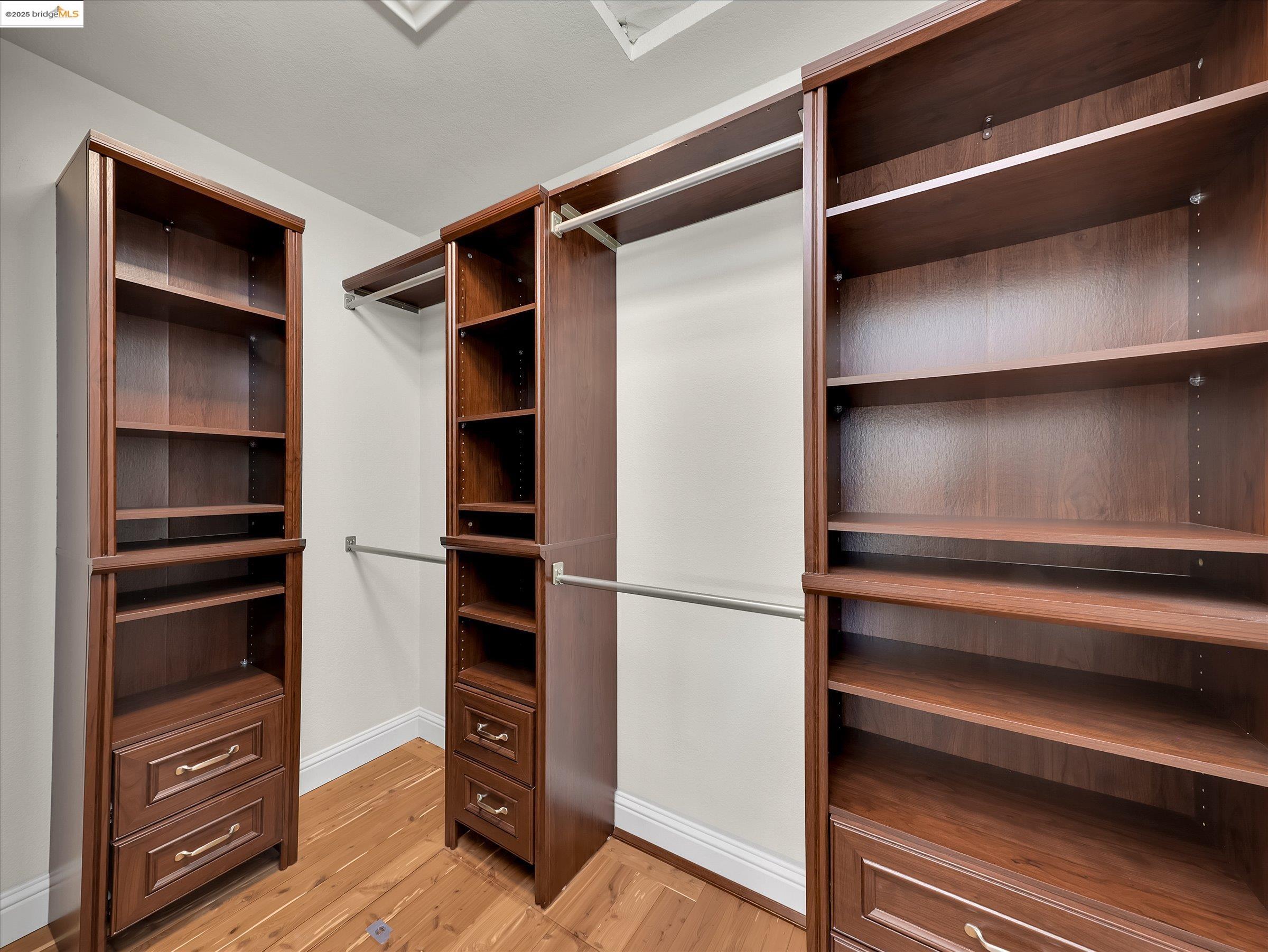 Detail Gallery Image 22 of 36 For 224 Woodbridge Cir, San Mateo,  CA 94403 - 3 Beds | 2 Baths