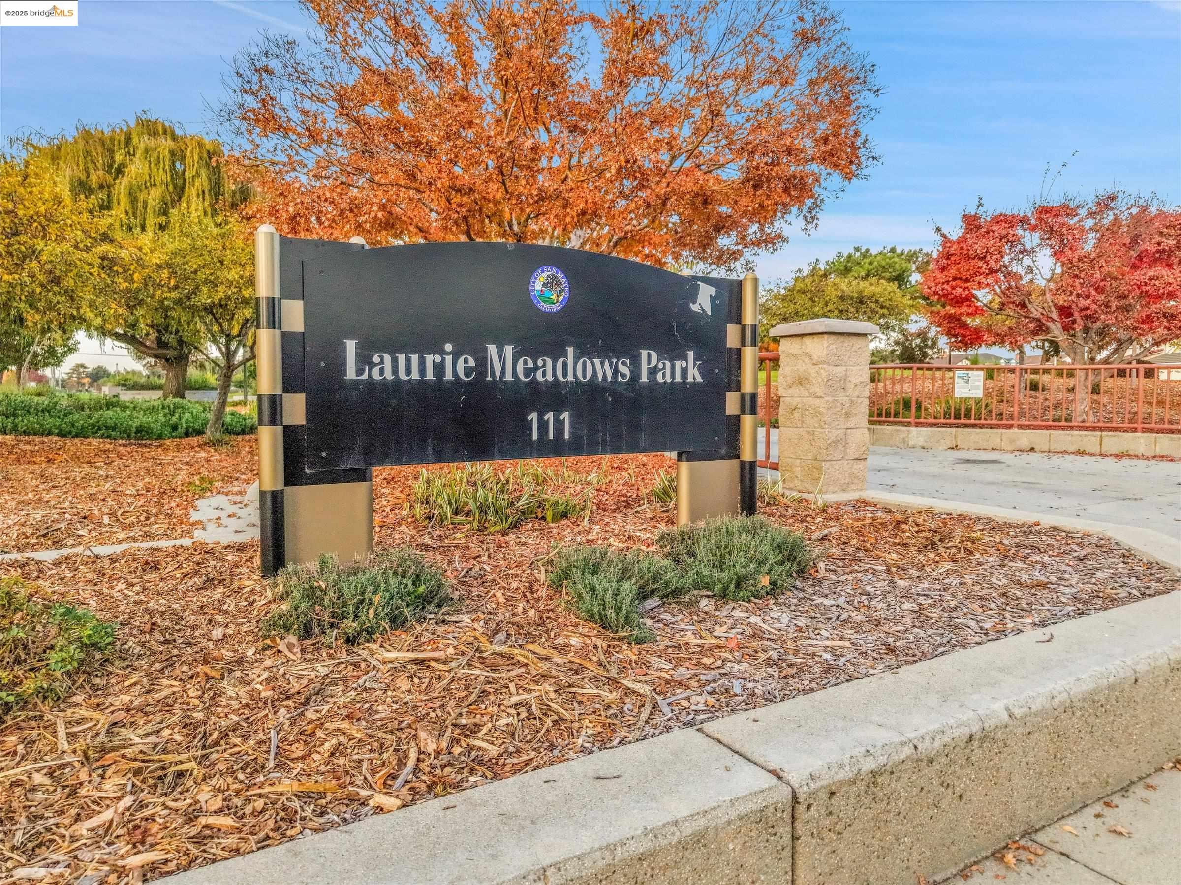 Detail Gallery Image 34 of 36 For 224 Woodbridge Cir, San Mateo,  CA 94403 - 3 Beds | 2 Baths