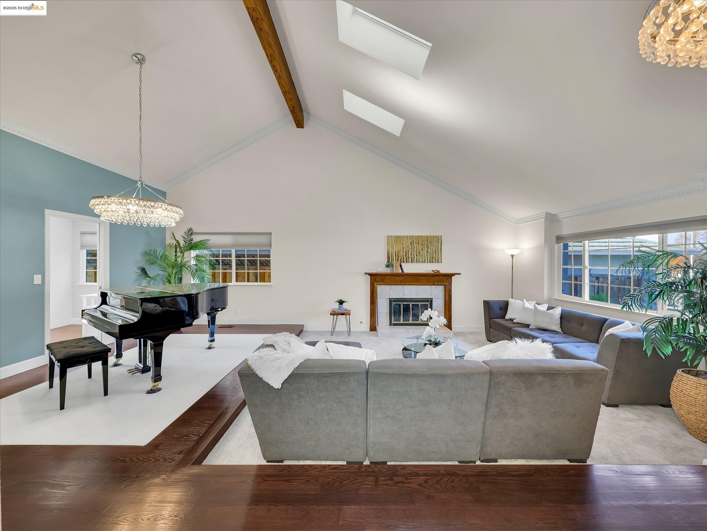 Detail Gallery Image 6 of 36 For 224 Woodbridge Cir, San Mateo,  CA 94403 - 3 Beds | 2 Baths