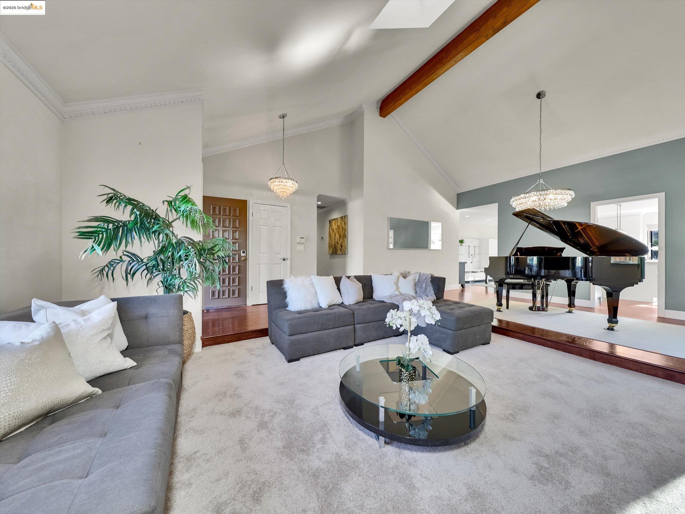 Detail Gallery Image 8 of 36 For 224 Woodbridge Cir, San Mateo,  CA 94403 - 3 Beds | 2 Baths