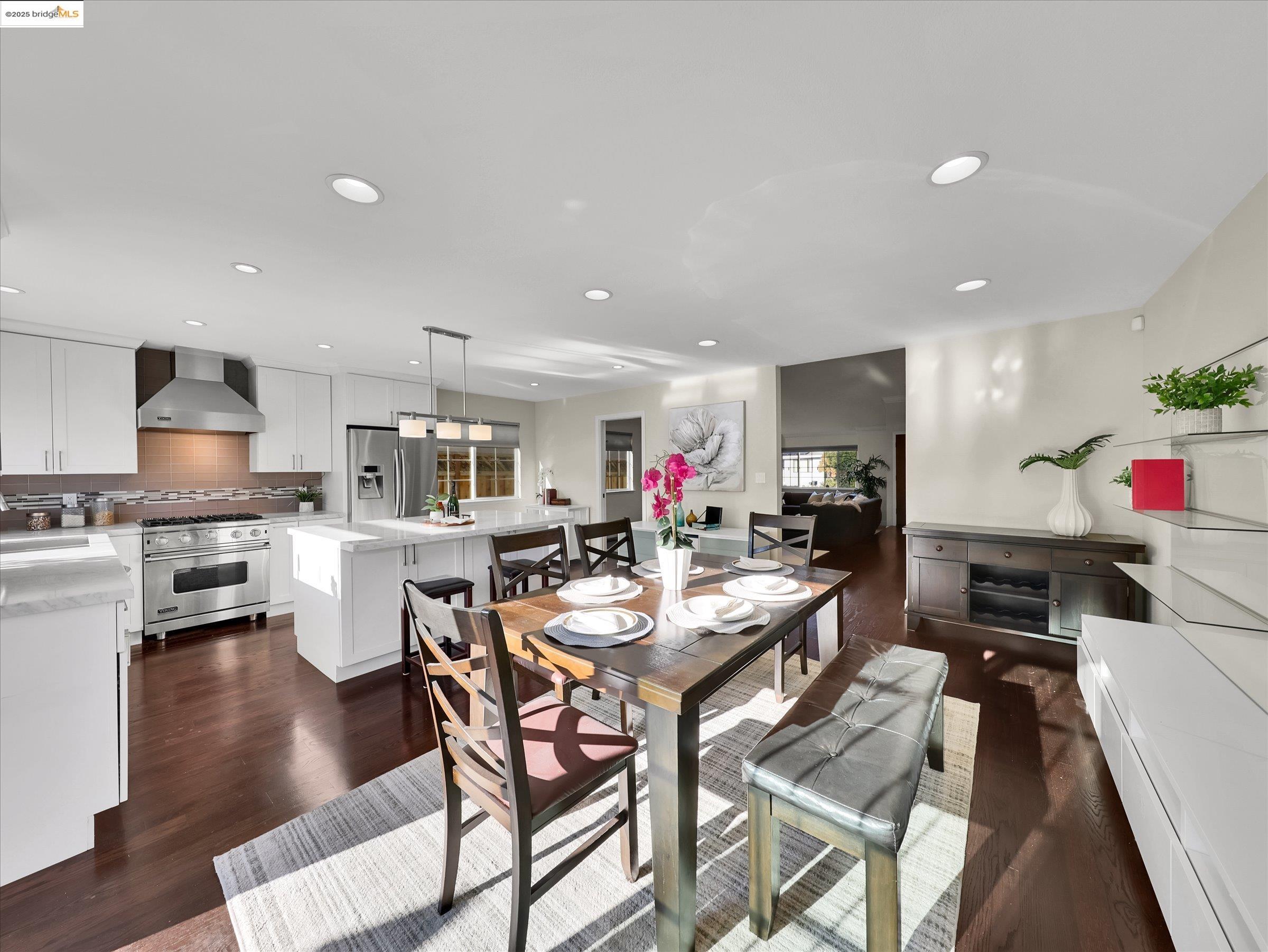 Detail Gallery Image 10 of 36 For 224 Woodbridge Cir, San Mateo,  CA 94403 - 3 Beds | 2 Baths