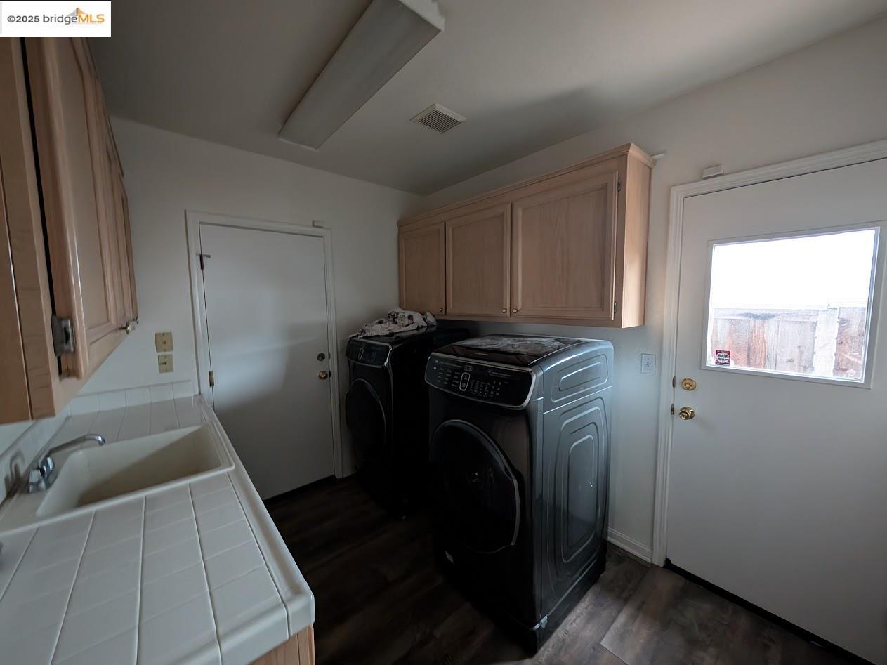 Detail Gallery Image 10 of 12 For 4731 Crestone Needle Way, Antioch,  CA 94531 - 4 Beds | 3 Baths