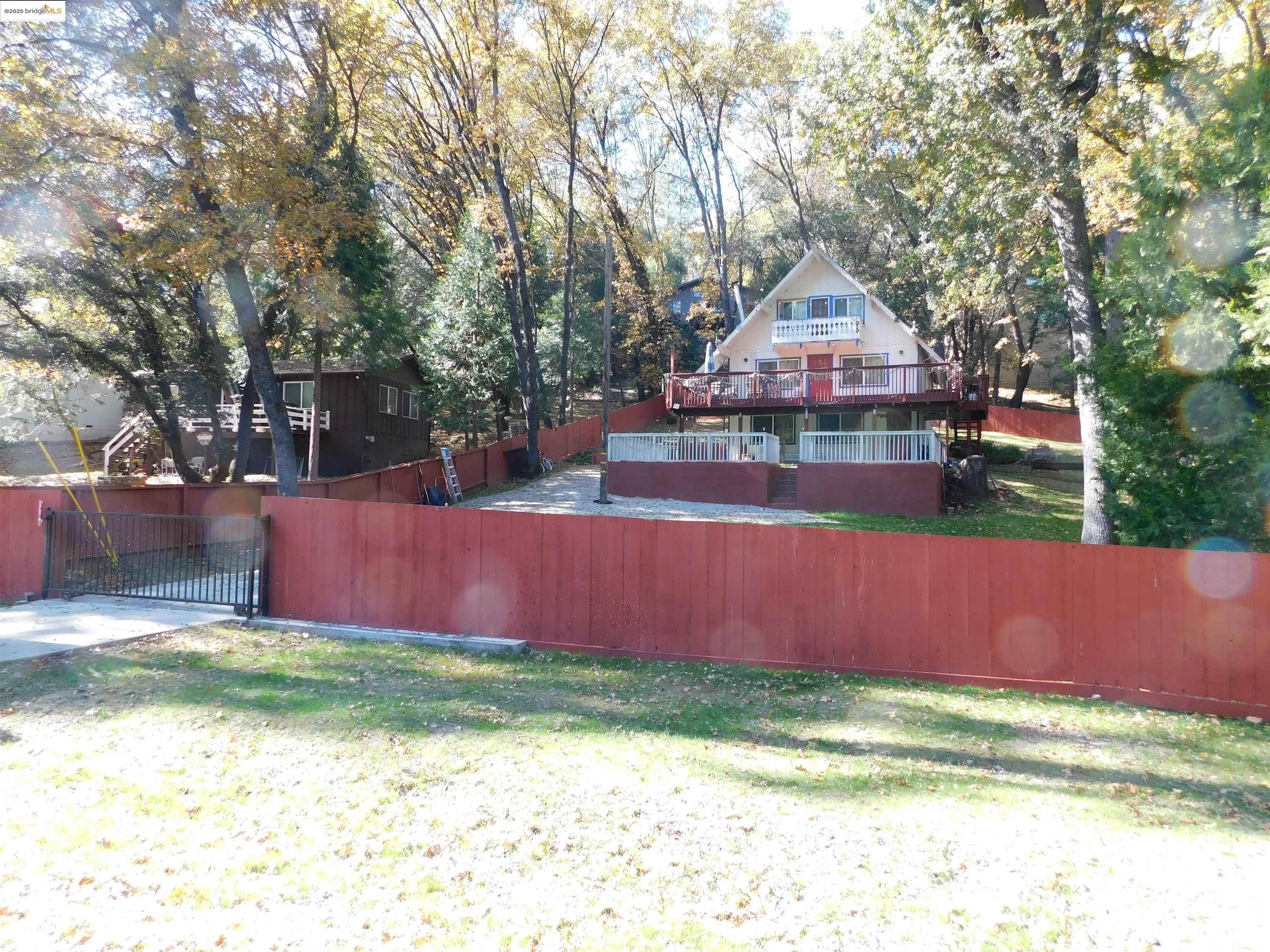 Detail Gallery Image 3 of 30 For 21546 Crystal Falls Dr., Sonora,  CA 95370-9160 - 3 Beds | 1/1 Baths