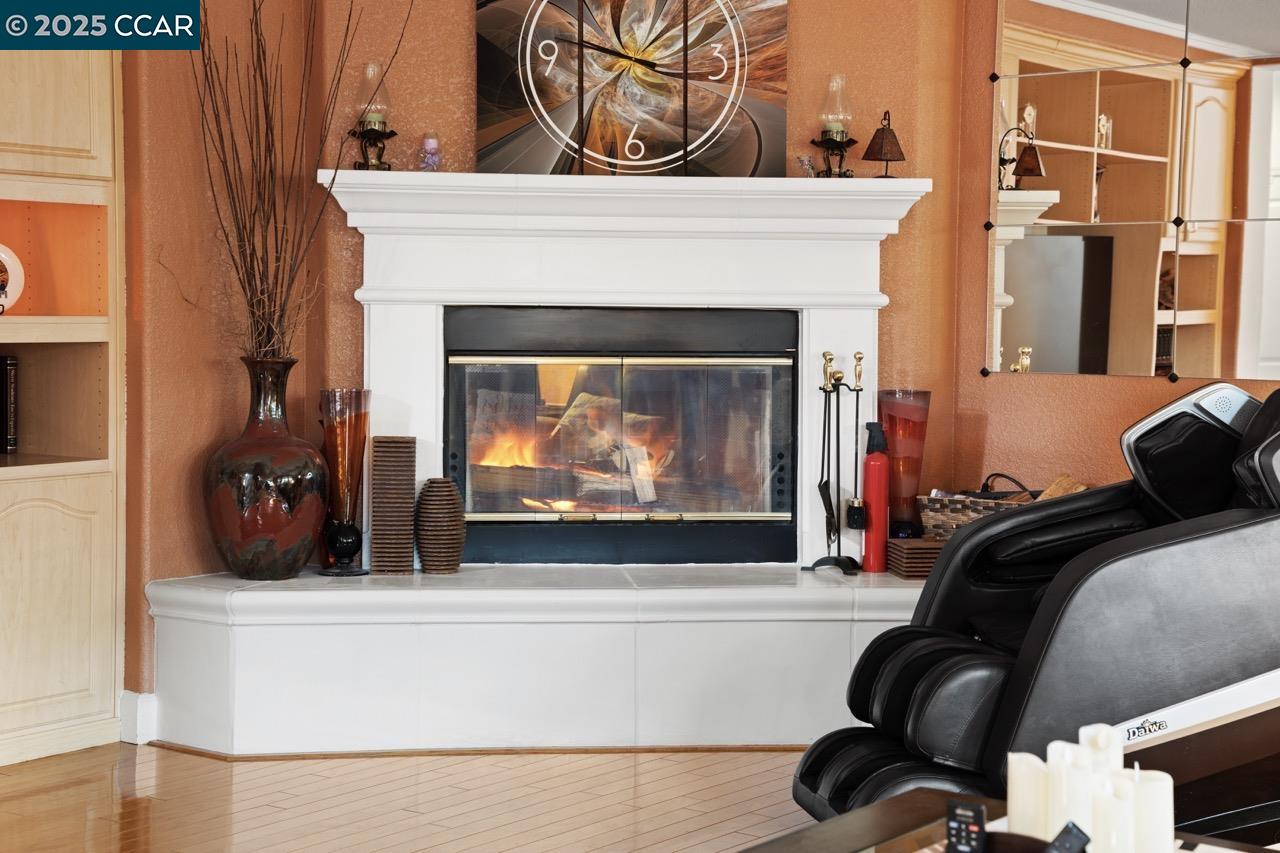 Detail Gallery Image 25 of 60 For 995 Rosehedge Ct, Concord,  CA 94521 - 5 Beds | 3/1 Baths