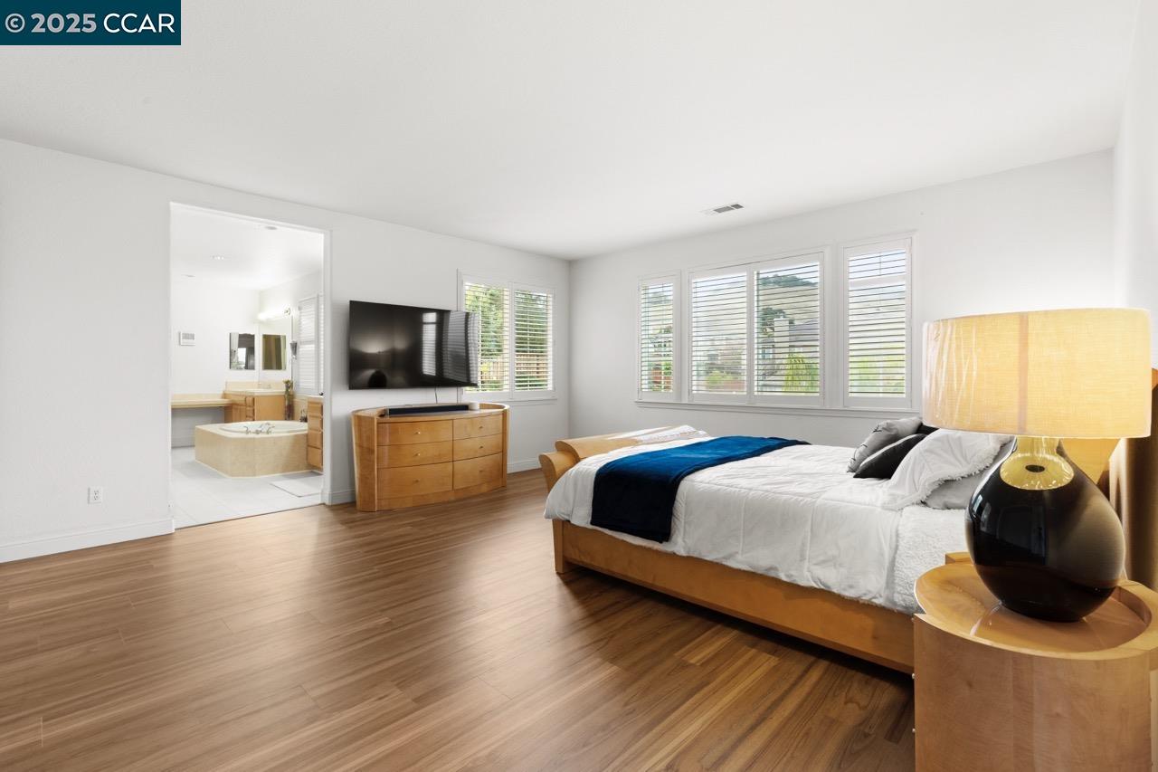 Detail Gallery Image 30 of 60 For 995 Rosehedge Ct, Concord,  CA 94521 - 5 Beds | 3/1 Baths