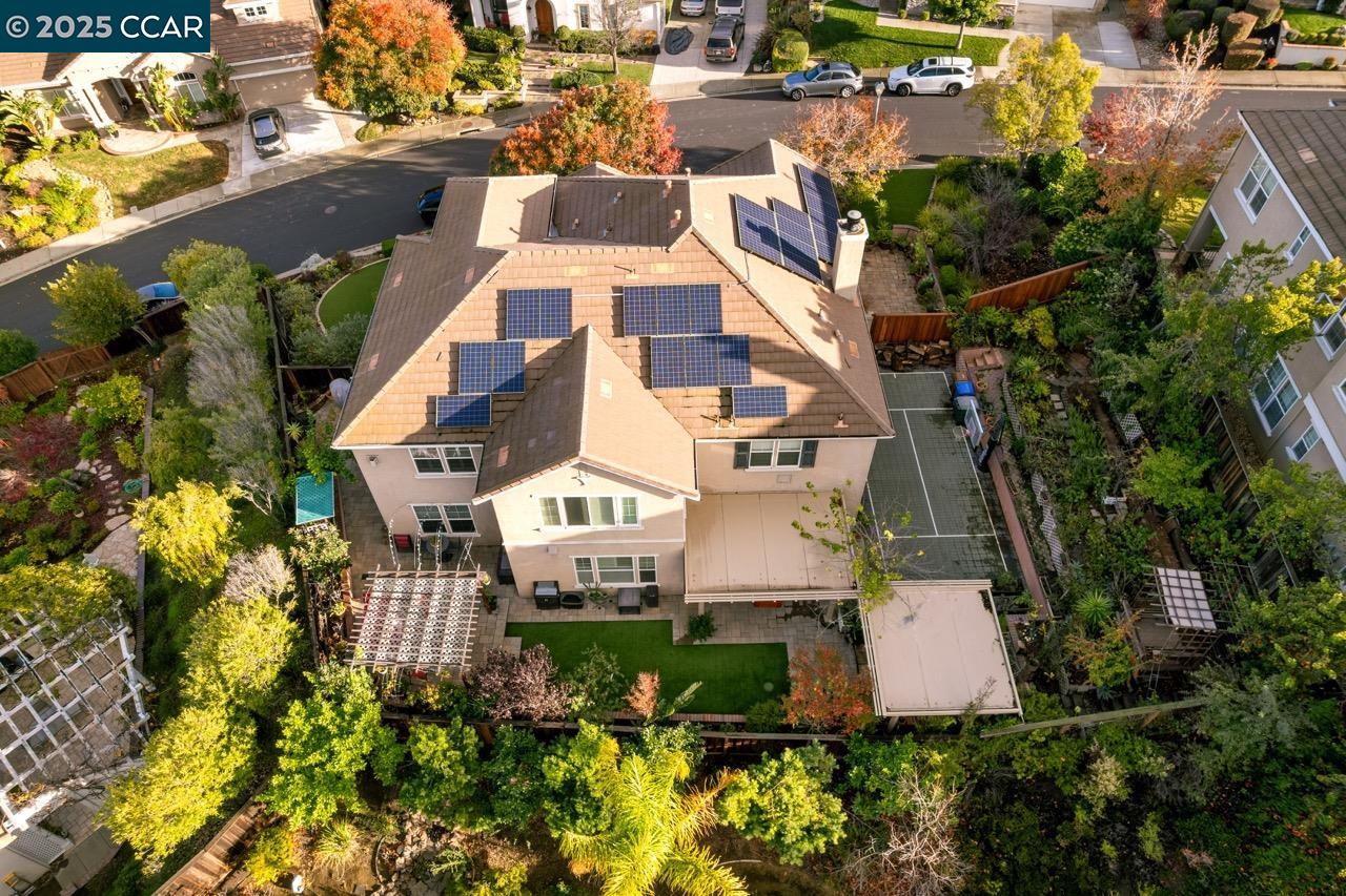 Detail Gallery Image 4 of 60 For 995 Rosehedge Ct, Concord,  CA 94521 - 5 Beds | 3/1 Baths