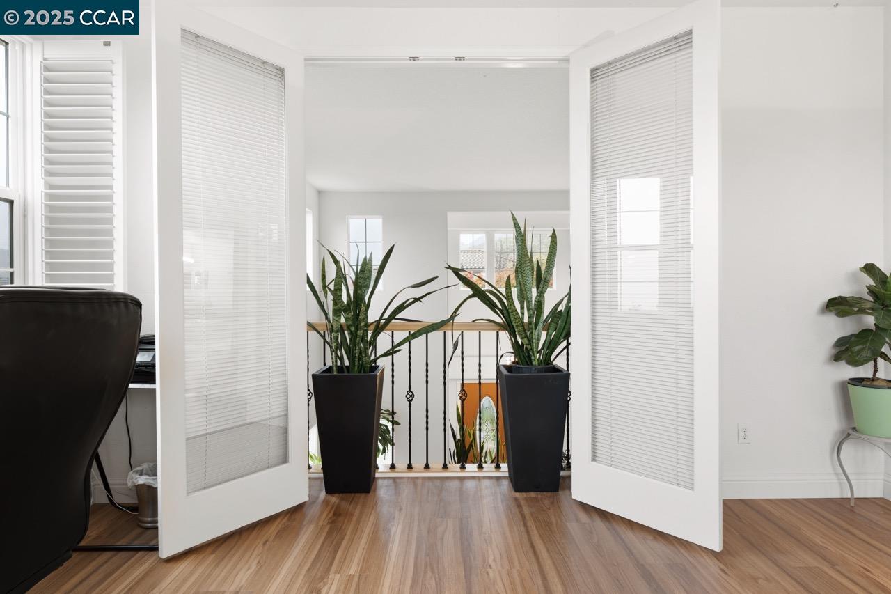 Detail Gallery Image 34 of 60 For 995 Rosehedge Ct, Concord,  CA 94521 - 5 Beds | 3/1 Baths