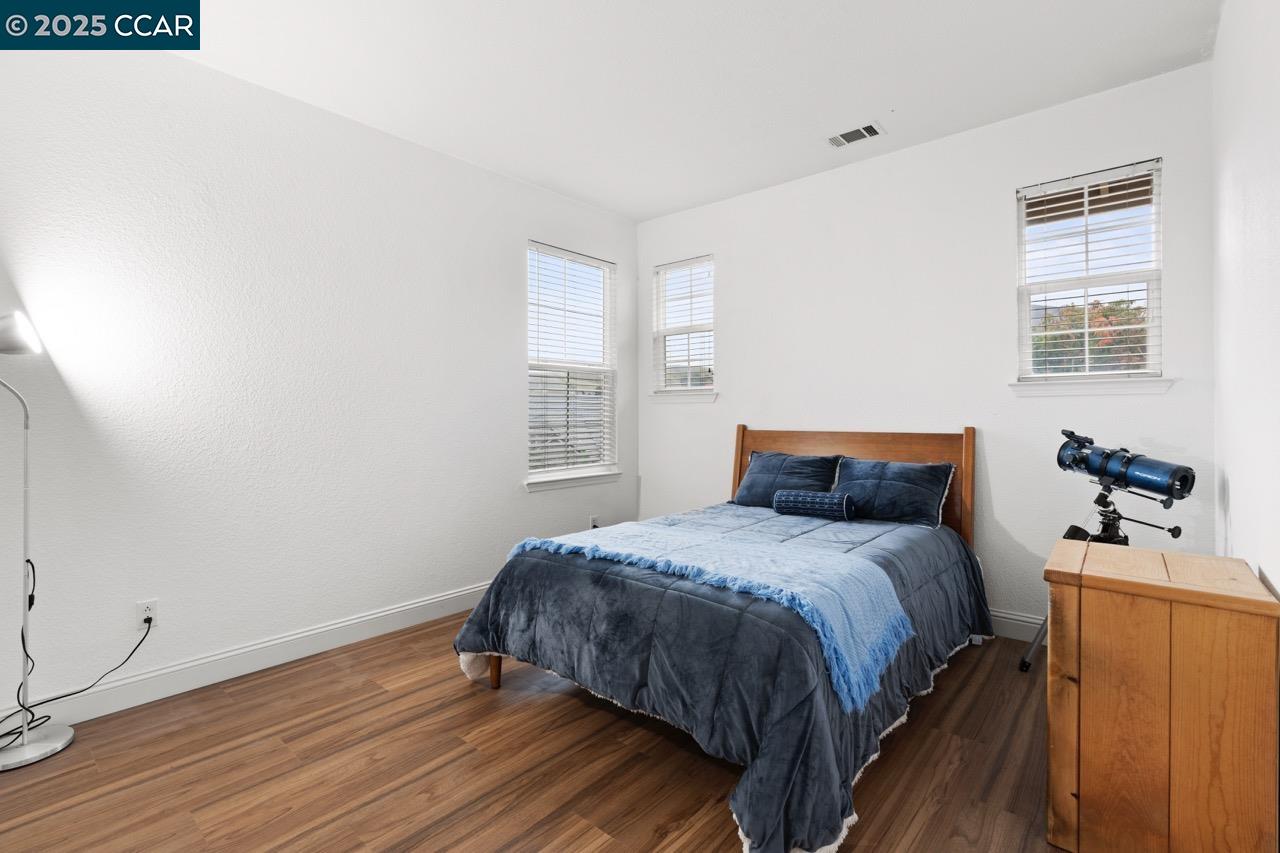 Detail Gallery Image 42 of 60 For 995 Rosehedge Ct, Concord,  CA 94521 - 5 Beds | 3/1 Baths