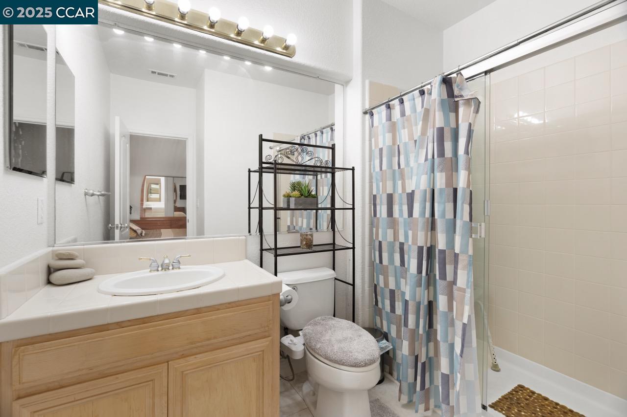 Detail Gallery Image 47 of 60 For 995 Rosehedge Ct, Concord,  CA 94521 - 5 Beds | 3/1 Baths