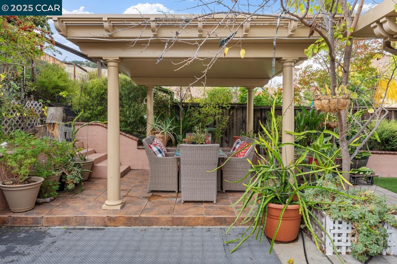 Detail Gallery Image 50 of 60 For 995 Rosehedge Ct, Concord,  CA 94521 - 5 Beds | 3/1 Baths