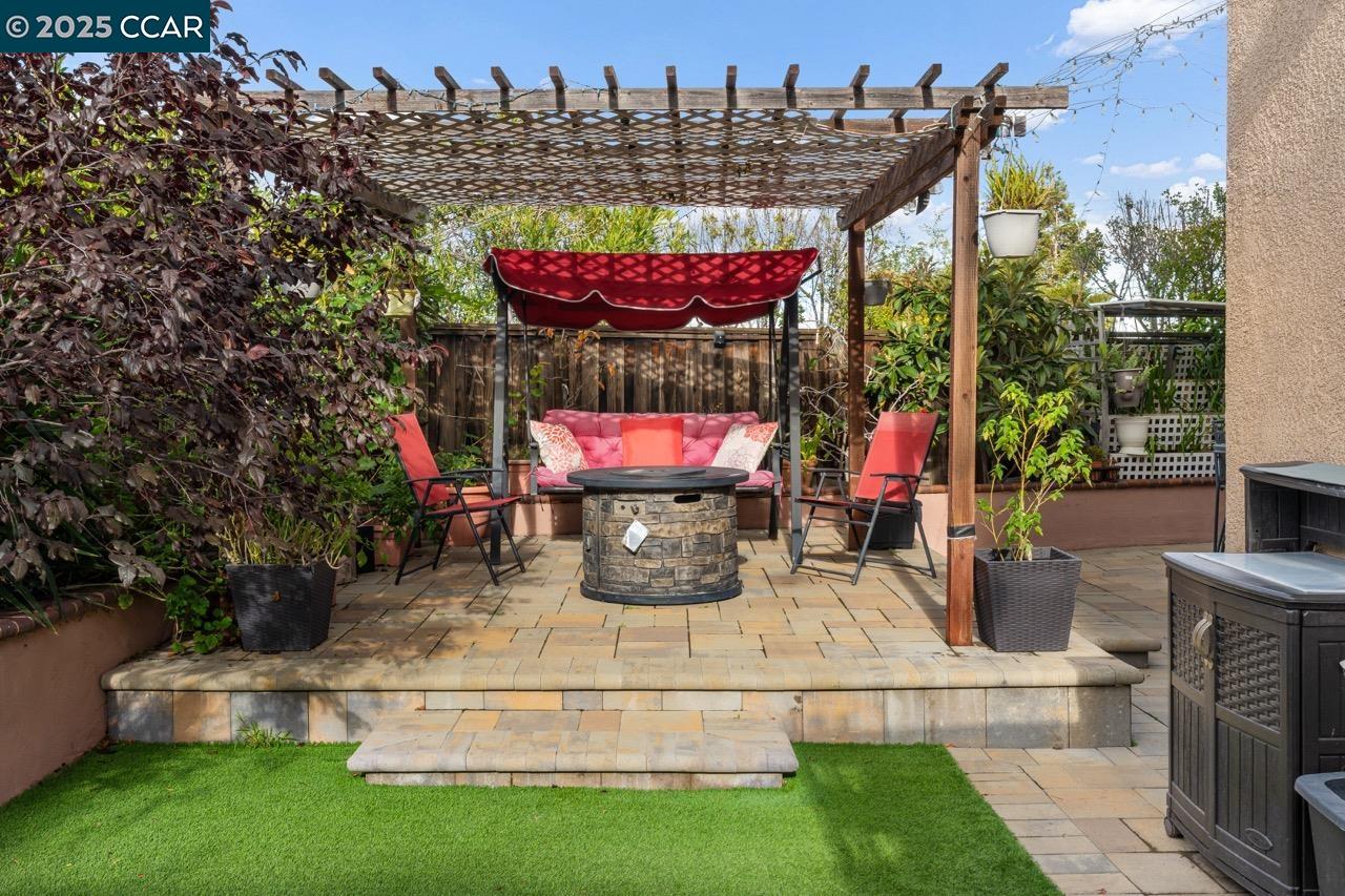 Detail Gallery Image 55 of 60 For 995 Rosehedge Ct, Concord,  CA 94521 - 5 Beds | 3/1 Baths