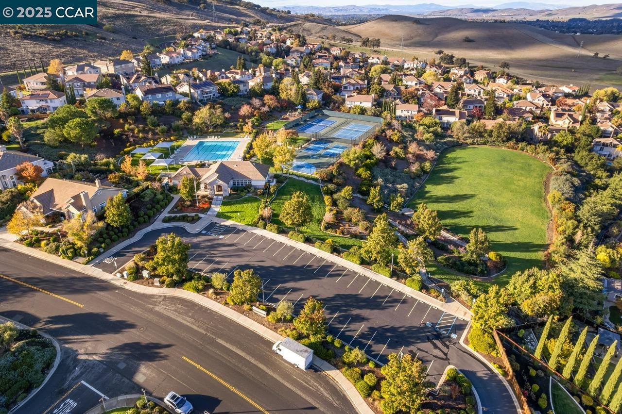 Detail Gallery Image 58 of 60 For 995 Rosehedge Ct, Concord,  CA 94521 - 5 Beds | 3/1 Baths