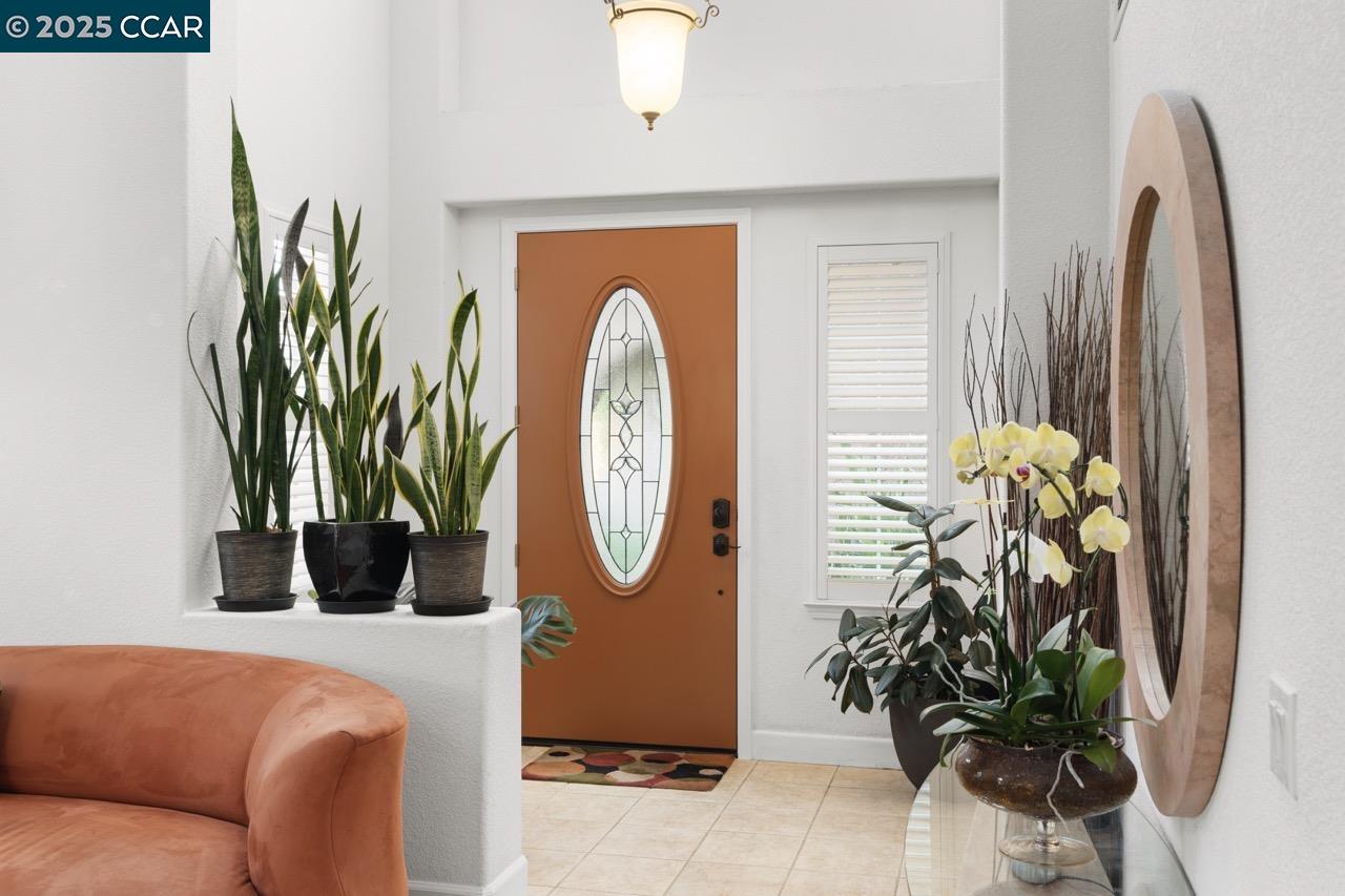 Detail Gallery Image 7 of 60 For 995 Rosehedge Ct, Concord,  CA 94521 - 5 Beds | 3/1 Baths