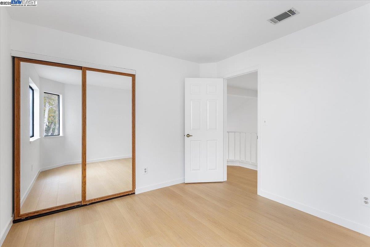 Detail Gallery Image 12 of 21 For 303 Delmonte Way, Pinole,  CA 94564 - 3 Beds | 2/1 Baths