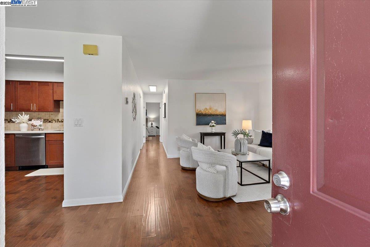 Photo #4: 41118836 Listing: Photo #4