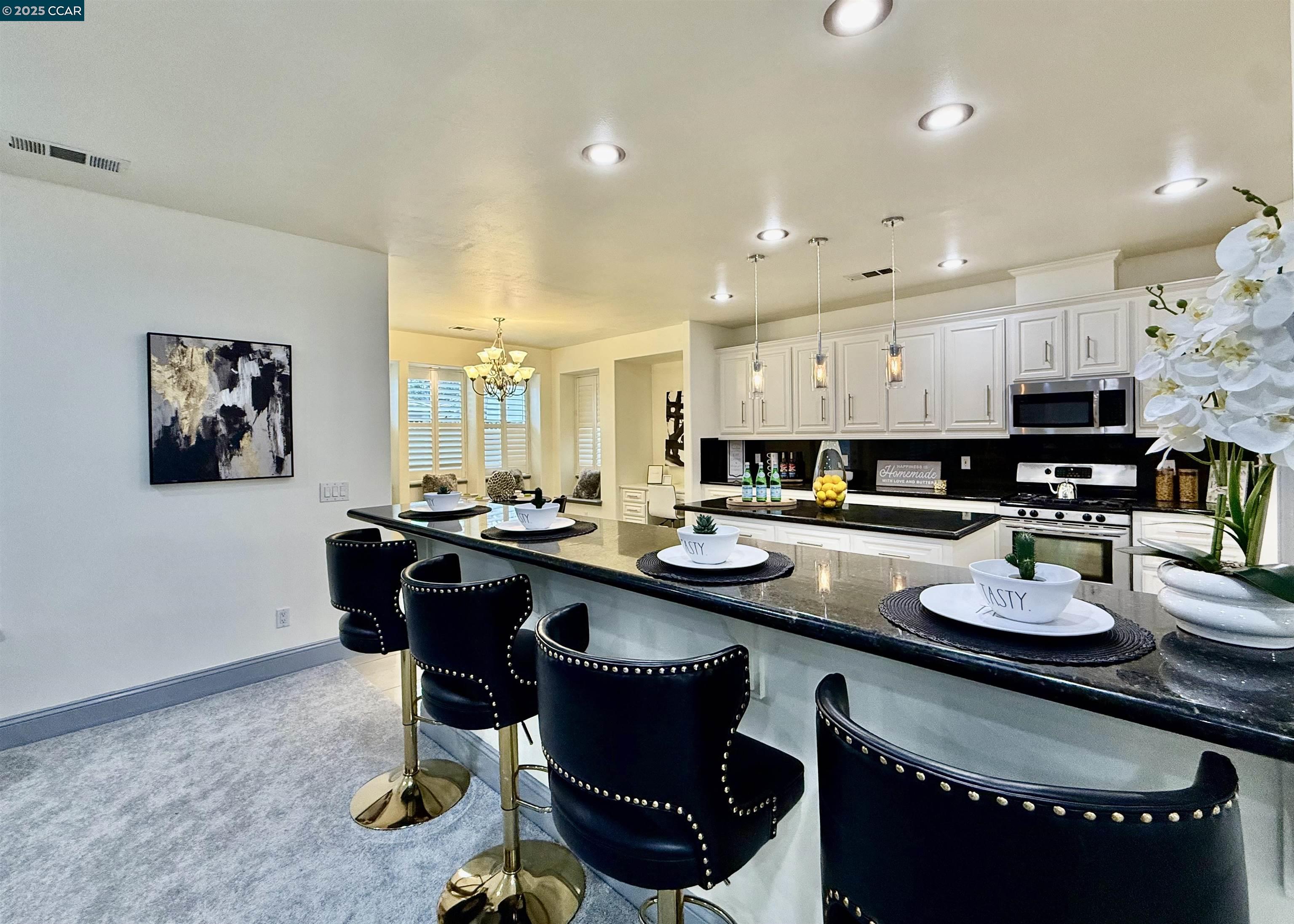 Detail Gallery Image 11 of 55 For 719 Sarah Therese Way, Modesto,  CA 95351 - 4 Beds | 4 Baths