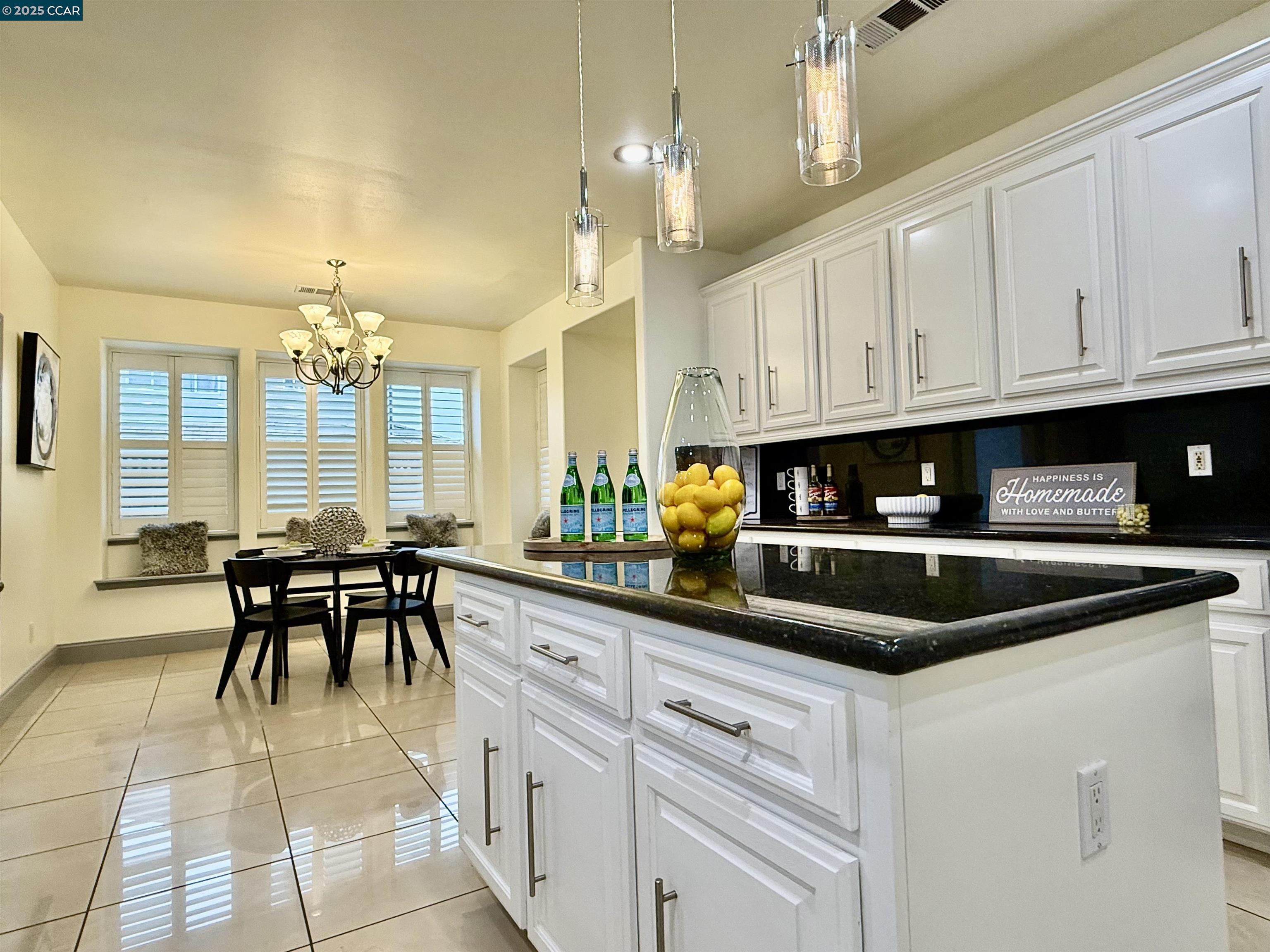 Detail Gallery Image 14 of 55 For 719 Sarah Therese Way, Modesto,  CA 95351 - 4 Beds | 4 Baths