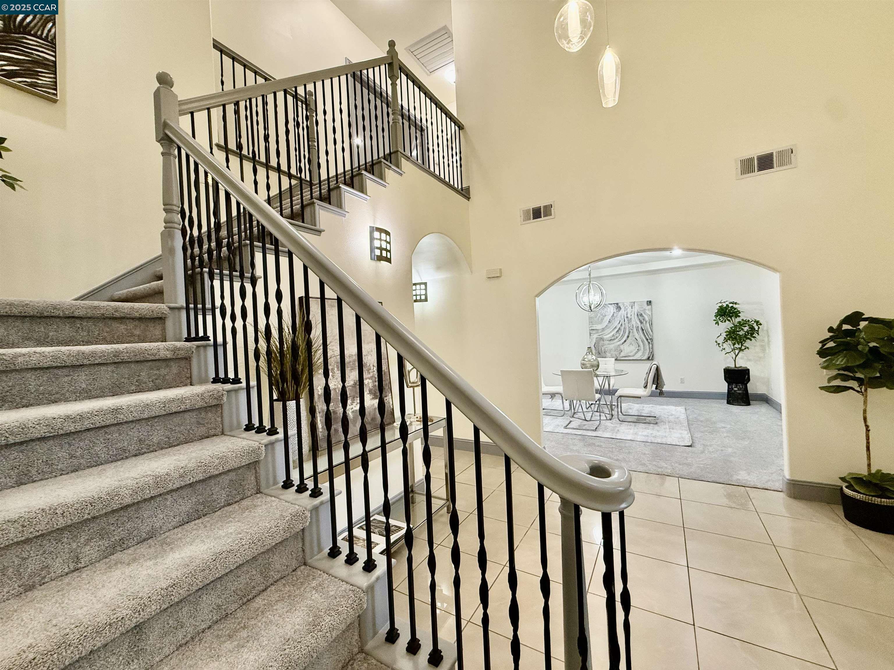 Detail Gallery Image 3 of 55 For 719 Sarah Therese Way, Modesto,  CA 95351 - 4 Beds | 4 Baths