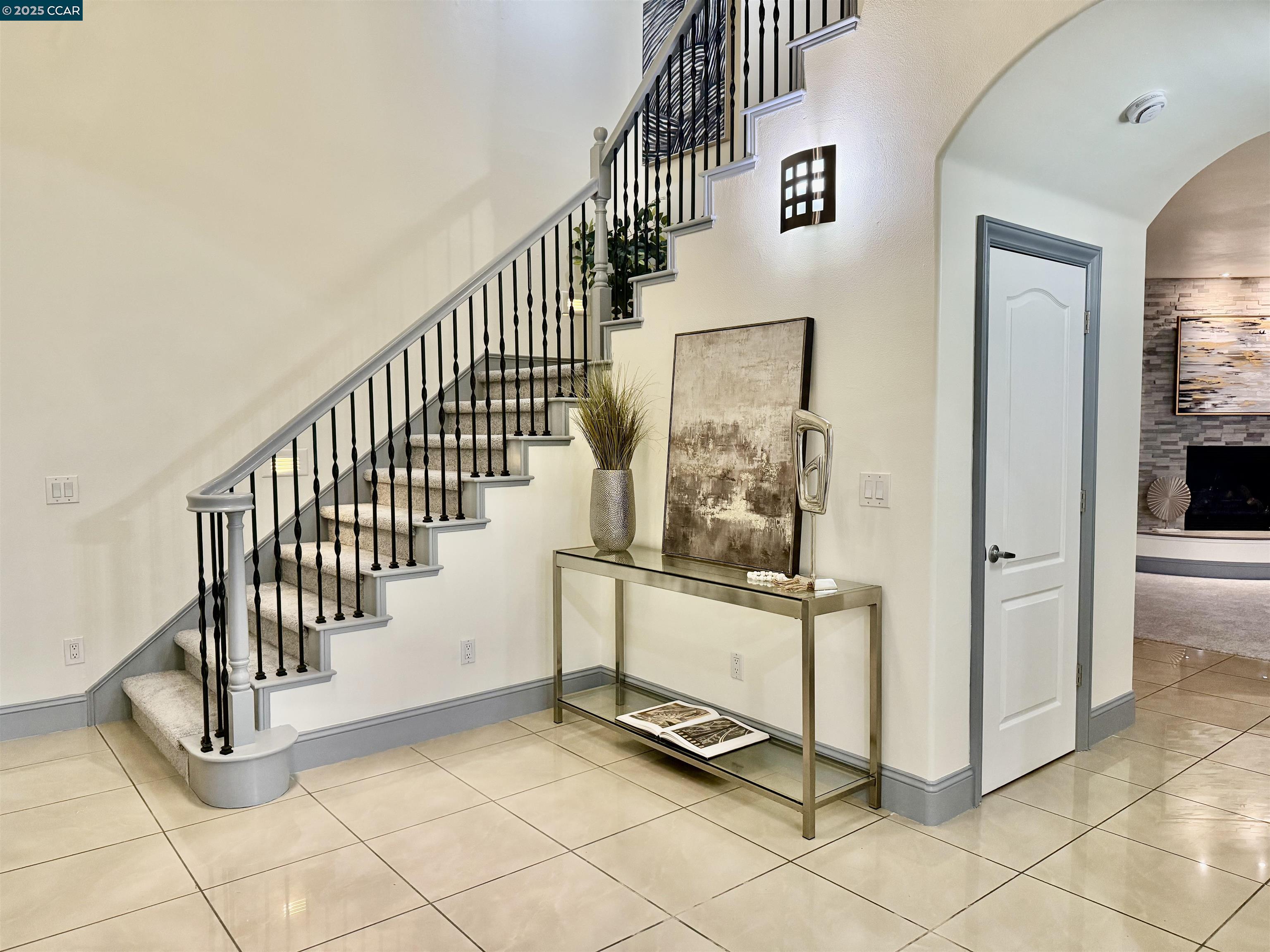 Detail Gallery Image 5 of 55 For 719 Sarah Therese Way, Modesto,  CA 95351 - 4 Beds | 4 Baths