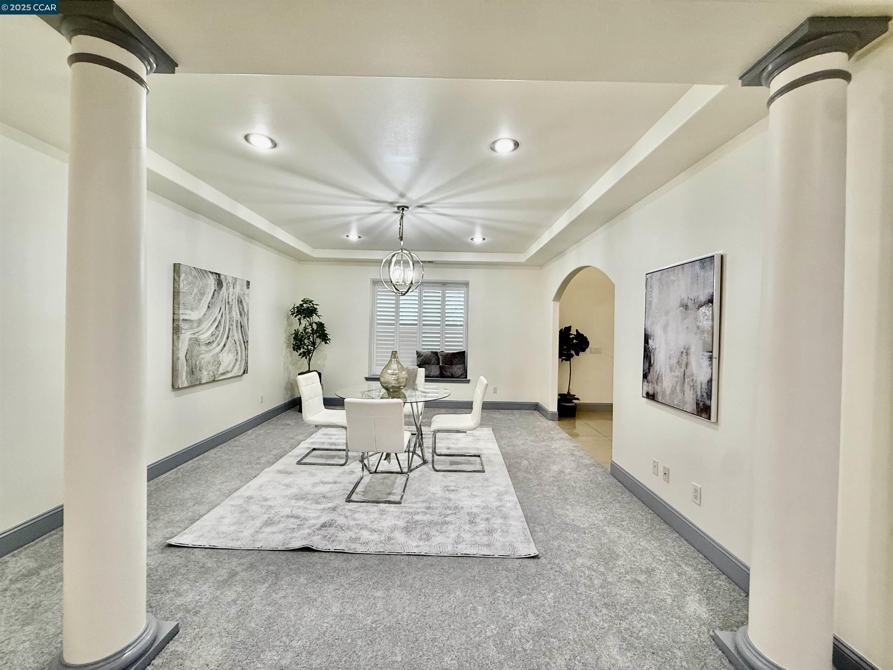 Detail Gallery Image 8 of 55 For 719 Sarah Therese Way, Modesto,  CA 95351 - 4 Beds | 4 Baths