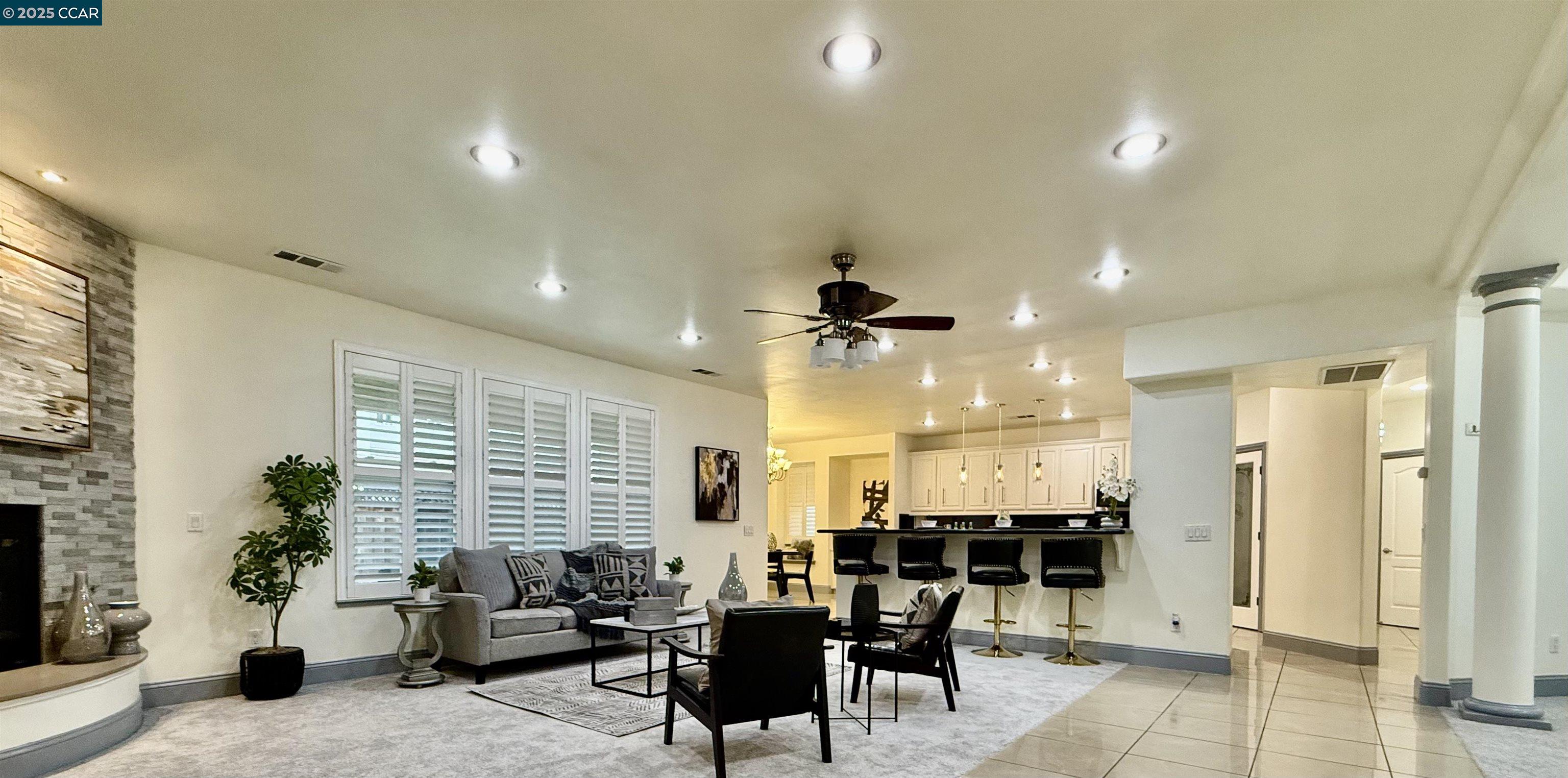 Detail Gallery Image 9 of 55 For 719 Sarah Therese Way, Modesto,  CA 95351 - 4 Beds | 4 Baths