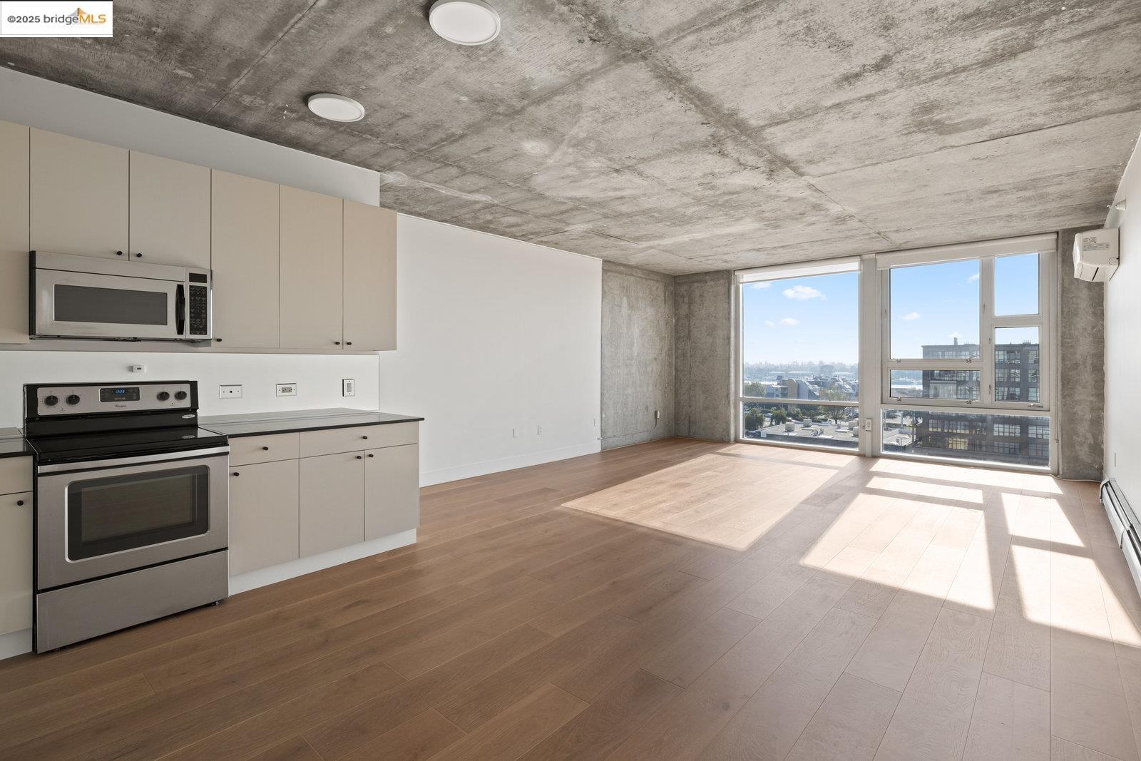 Detail Gallery Image 15 of 32 For 311 Oak Street #829,  Oakland,  CA 94607 - 1 Beds | 1 Baths