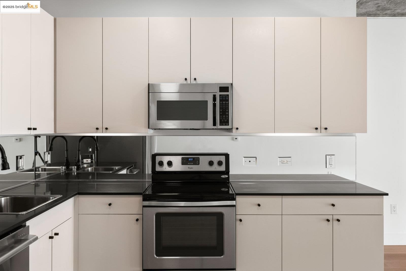 Detail Gallery Image 20 of 32 For 311 Oak Street #829,  Oakland,  CA 94607 - 1 Beds | 1 Baths