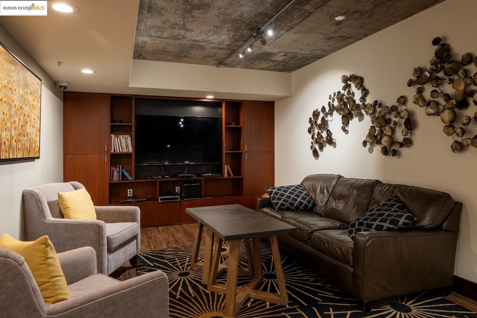 Detail Gallery Image 10 of 32 For 311 Oak Street #829,  Oakland,  CA 94607 - 1 Beds | 1 Baths