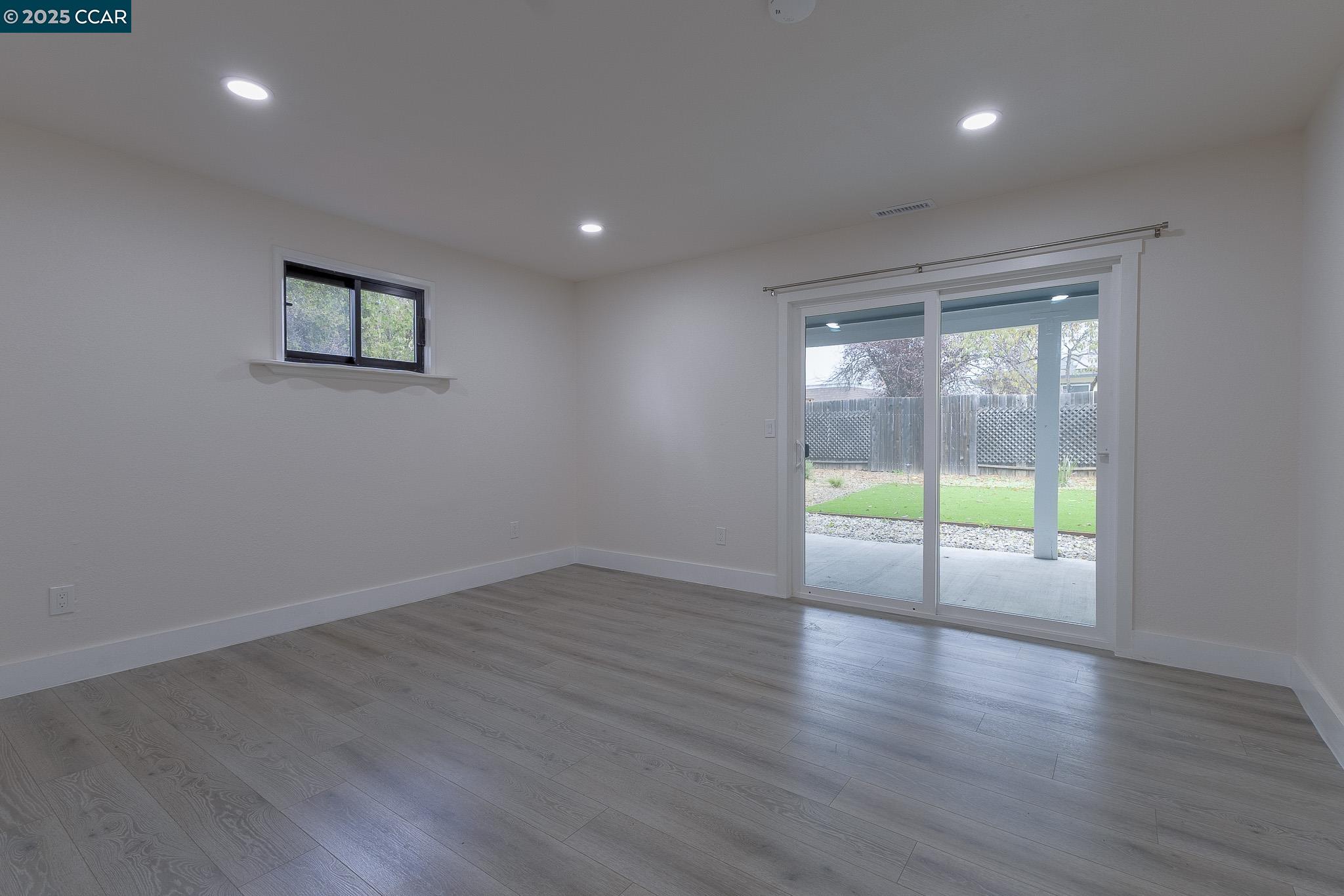 Detail Gallery Image 16 of 29 For 19896 Bear Valley Rd, Hidden Valley Lake,  CA 95467 - 3 Beds | 2 Baths