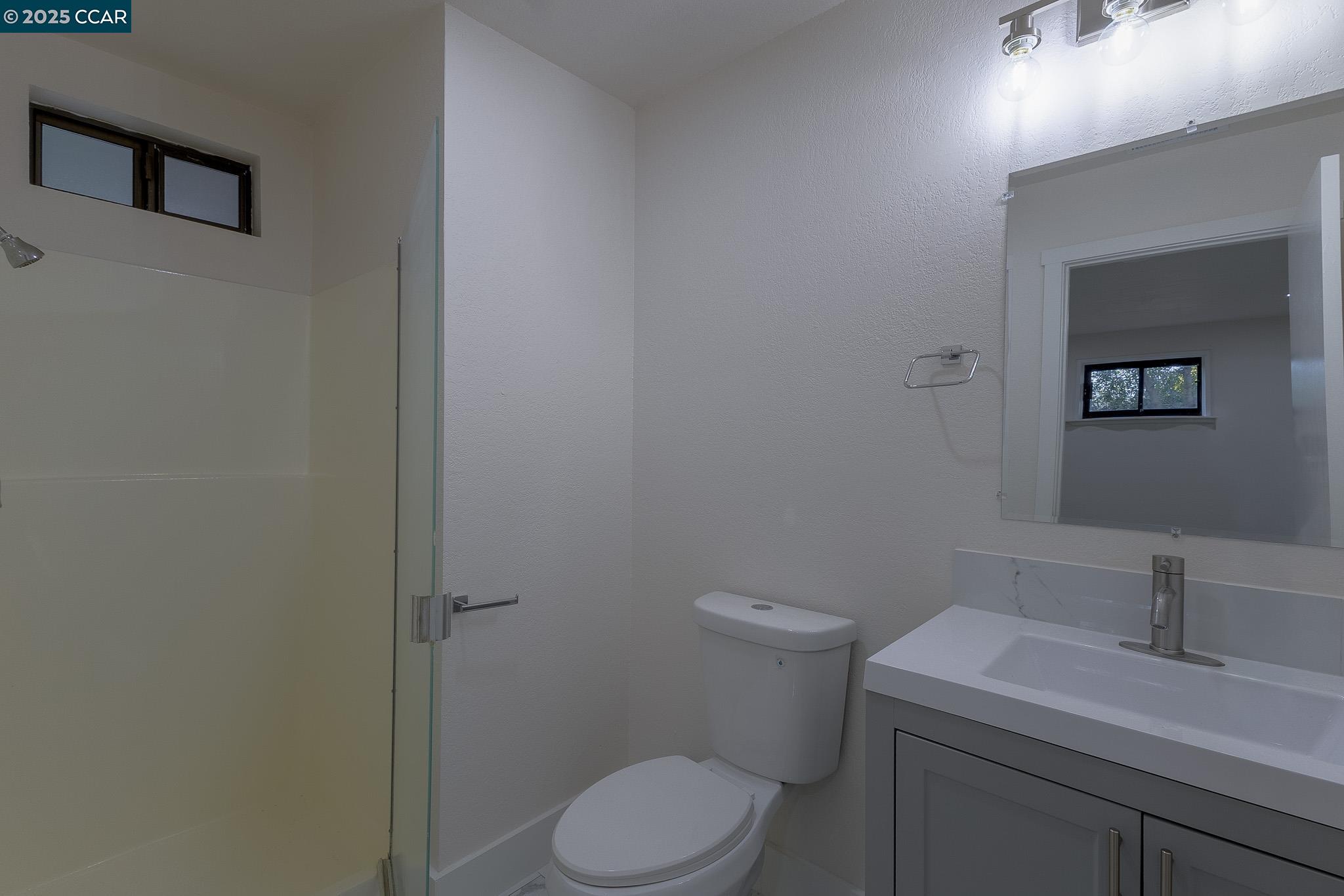 Detail Gallery Image 18 of 29 For 19896 Bear Valley Rd, Hidden Valley Lake,  CA 95467 - 3 Beds | 2 Baths