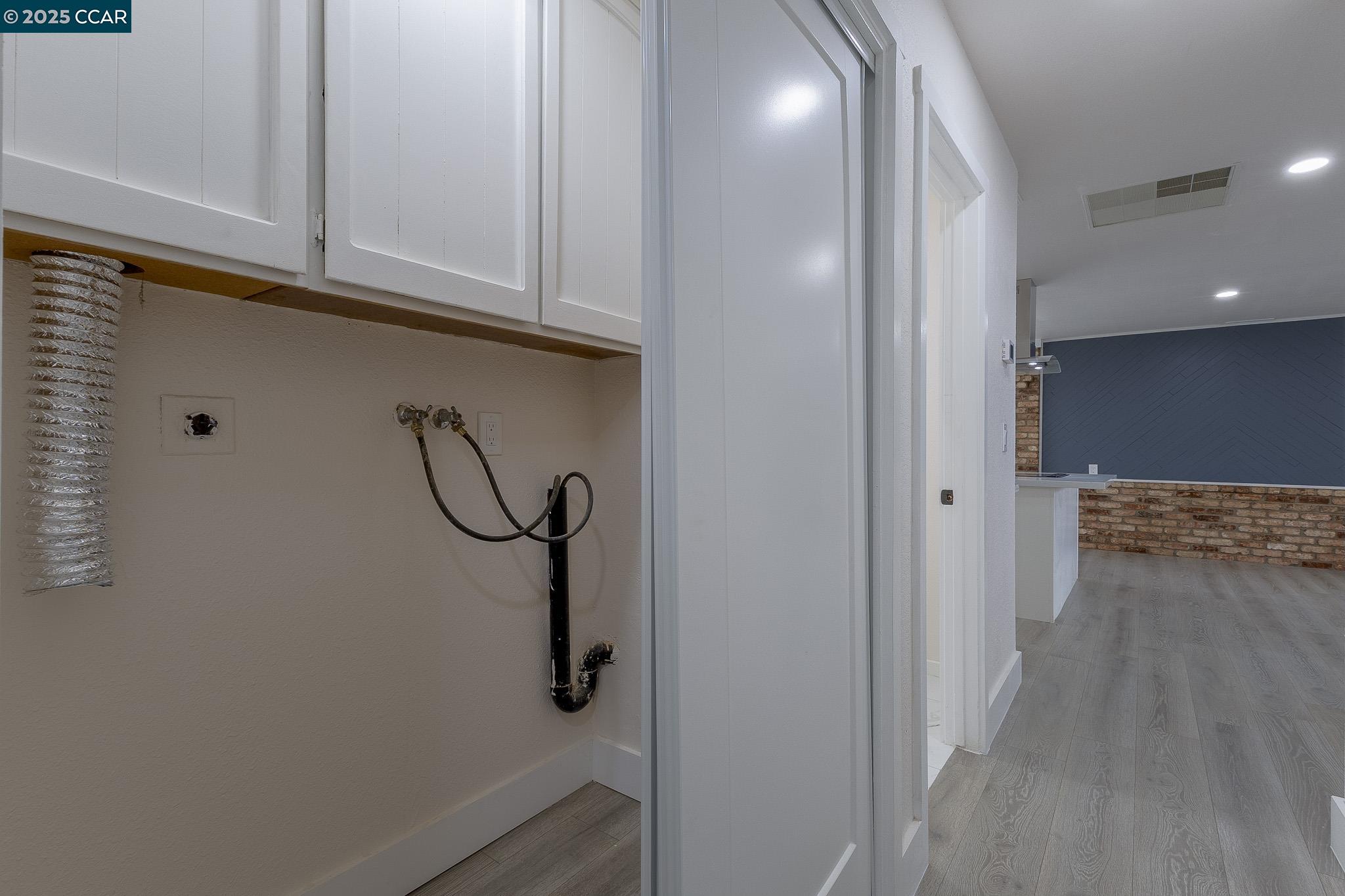 Detail Gallery Image 21 of 29 For 19896 Bear Valley Rd, Hidden Valley Lake,  CA 95467 - 3 Beds | 2 Baths