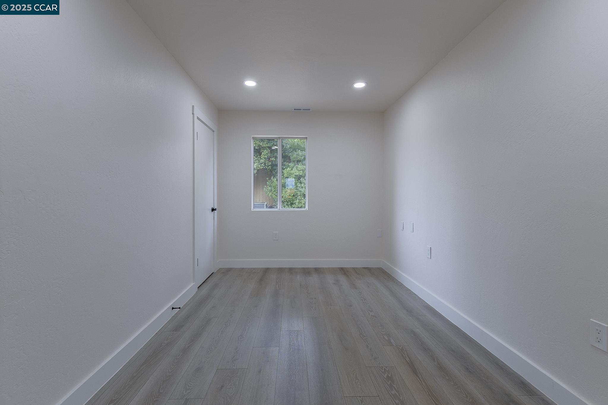 Detail Gallery Image 23 of 29 For 19896 Bear Valley Rd, Hidden Valley Lake,  CA 95467 - 3 Beds | 2 Baths