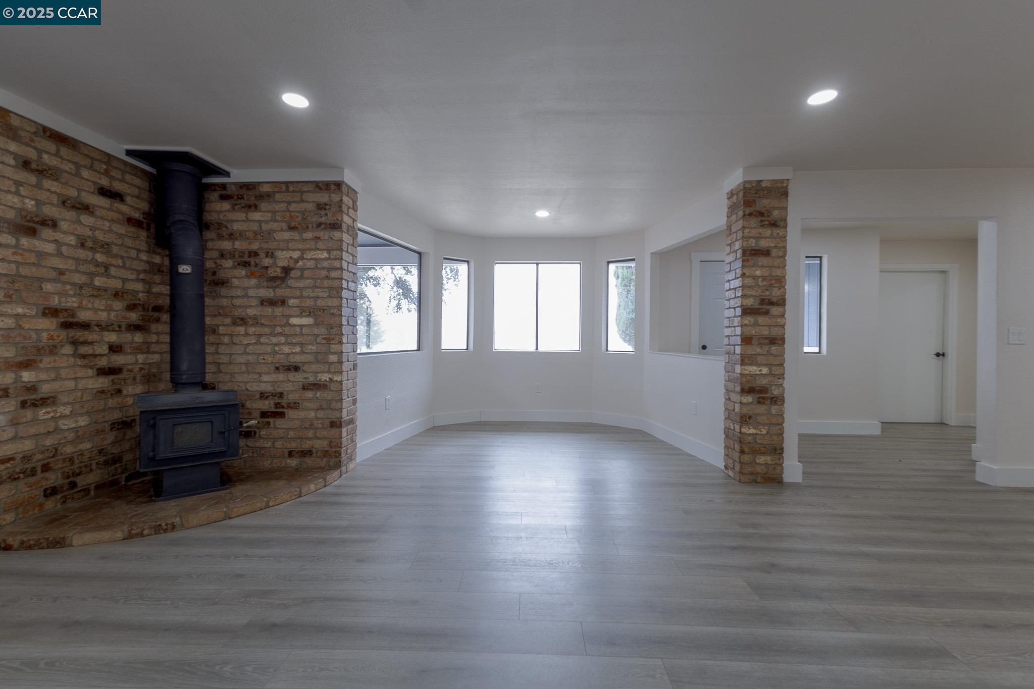 Detail Gallery Image 6 of 29 For 19896 Bear Valley Rd, Hidden Valley Lake,  CA 95467 - 3 Beds | 2 Baths