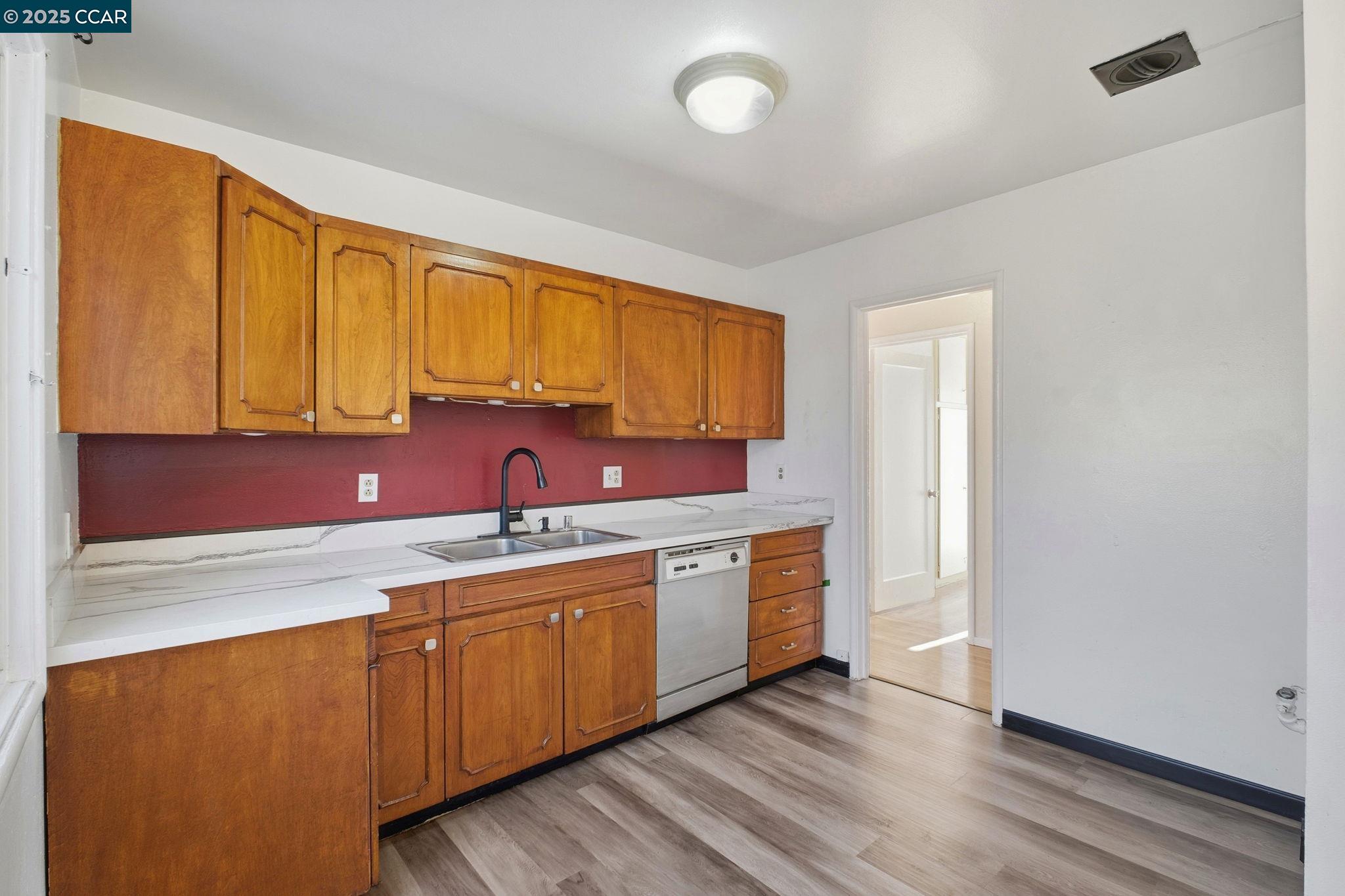 Detail Gallery Image 13 of 35 For 19736 Royal Ave, Hayward,  CA 94541 - 3 Beds | 1 Baths