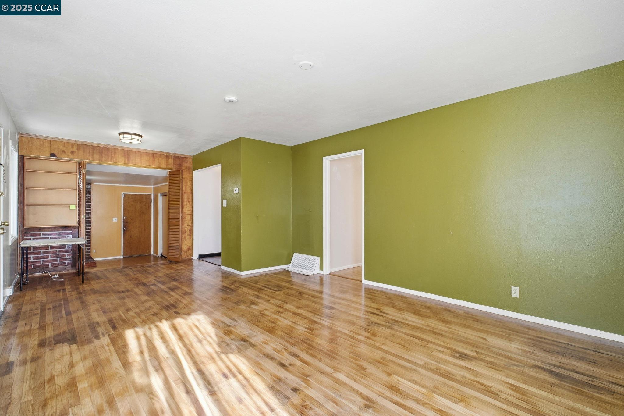 Detail Gallery Image 6 of 35 For 19736 Royal Ave, Hayward,  CA 94541 - 3 Beds | 1 Baths