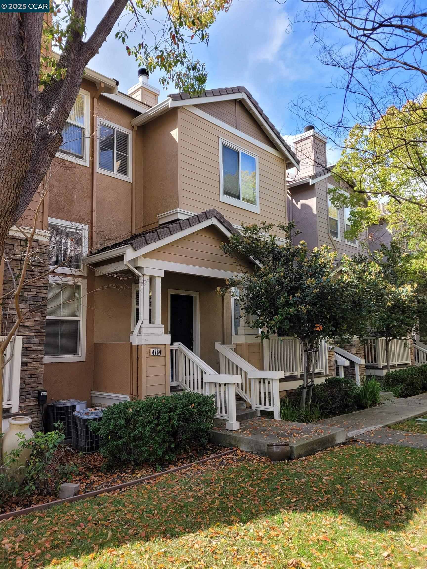 Detail Gallery Image 3 of 19 For 4764 Central Pkwy, Dublin,  CA 94568 - 3 Beds | 2/1 Baths