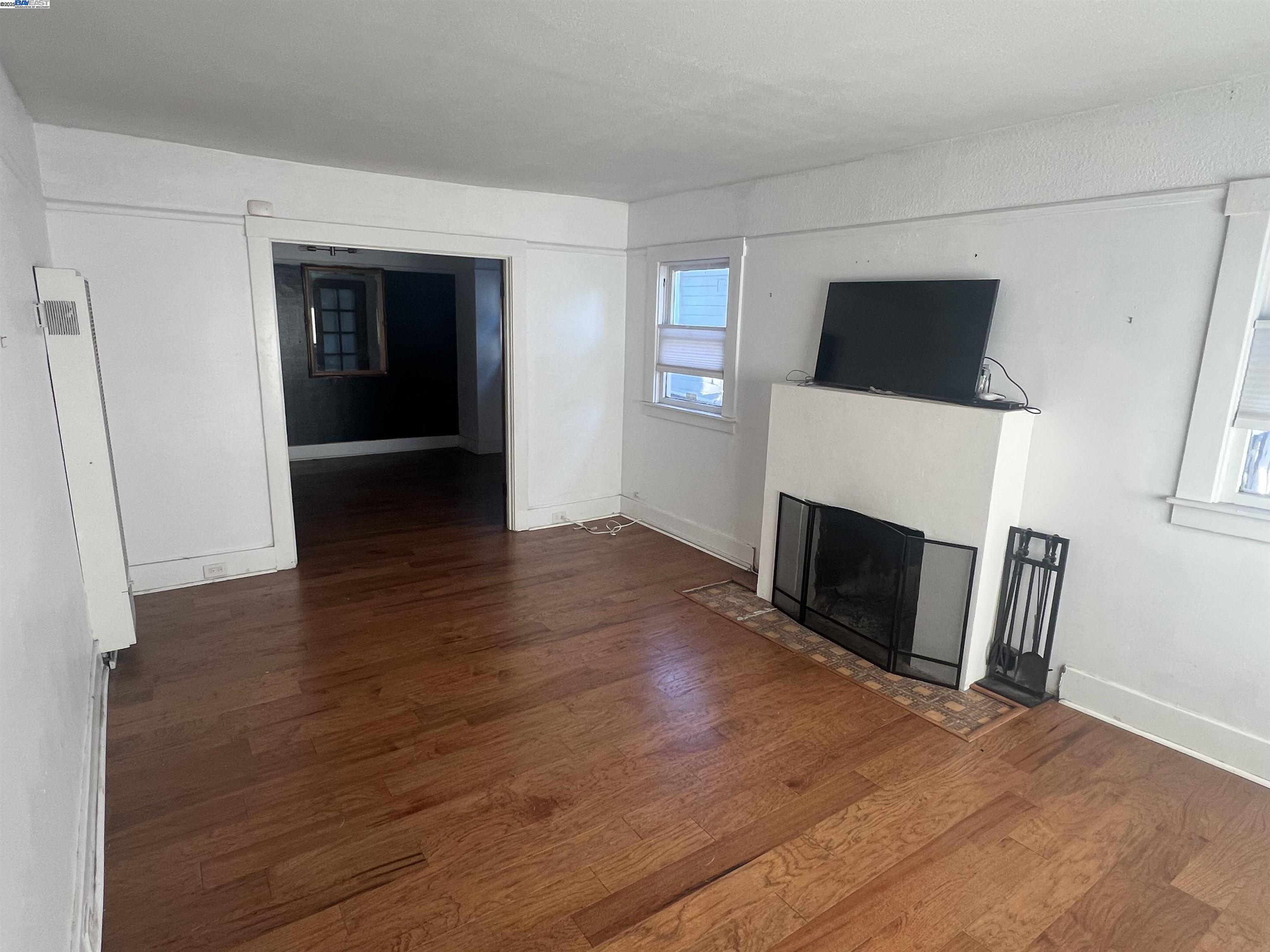 Detail Gallery Image 16 of 33 For Lyon Ave, Oakland,  CA 94601 - 2 Beds | 1 Baths