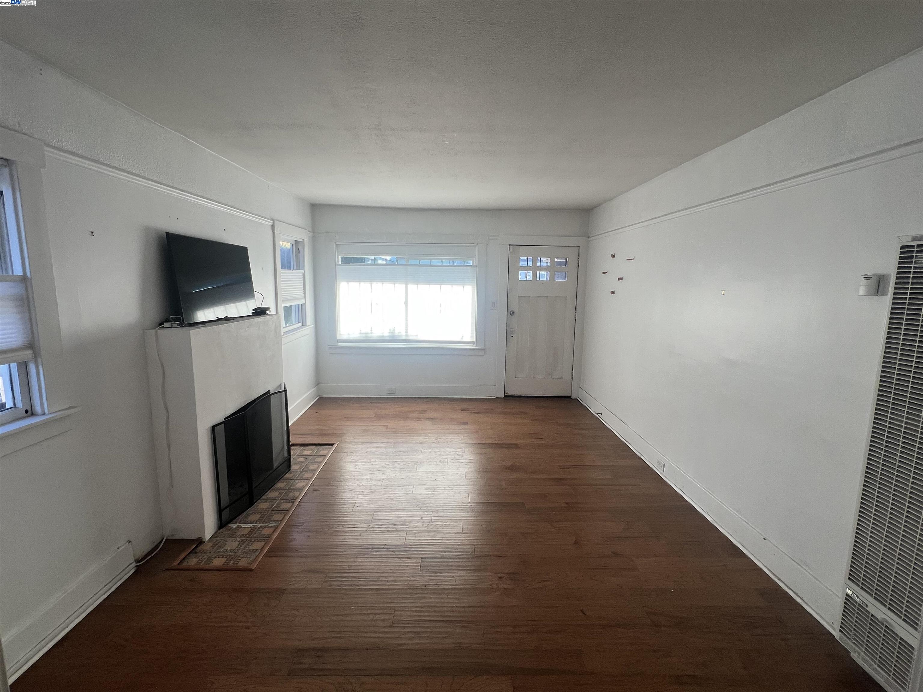 Detail Gallery Image 19 of 33 For Lyon Ave, Oakland,  CA 94601 - 2 Beds | 1 Baths