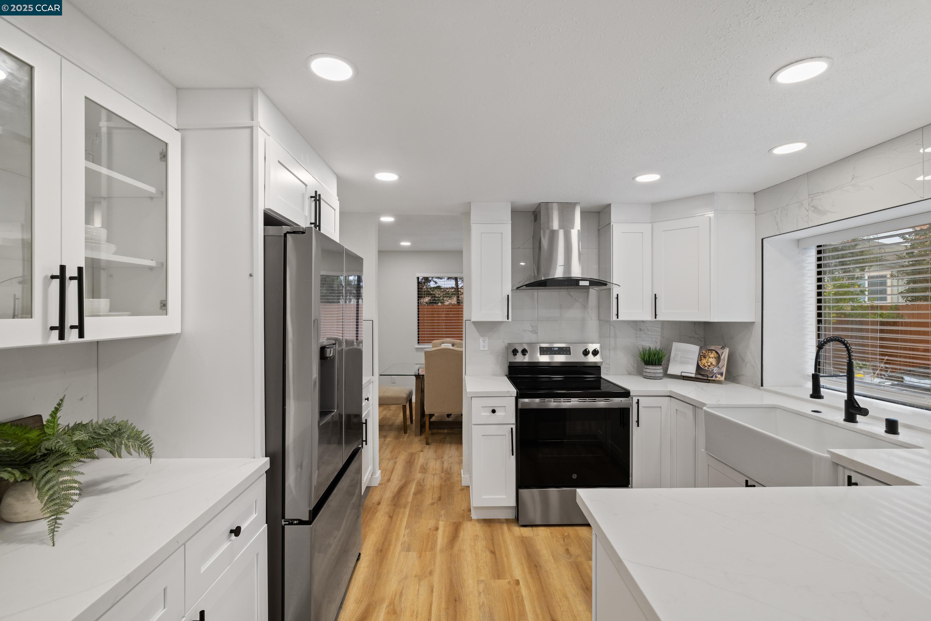 Detail Gallery Image 13 of 39 For 397 Seahorse Dr., Vallejo,  CA 94541-7165 - 4 Beds | 2/1 Baths