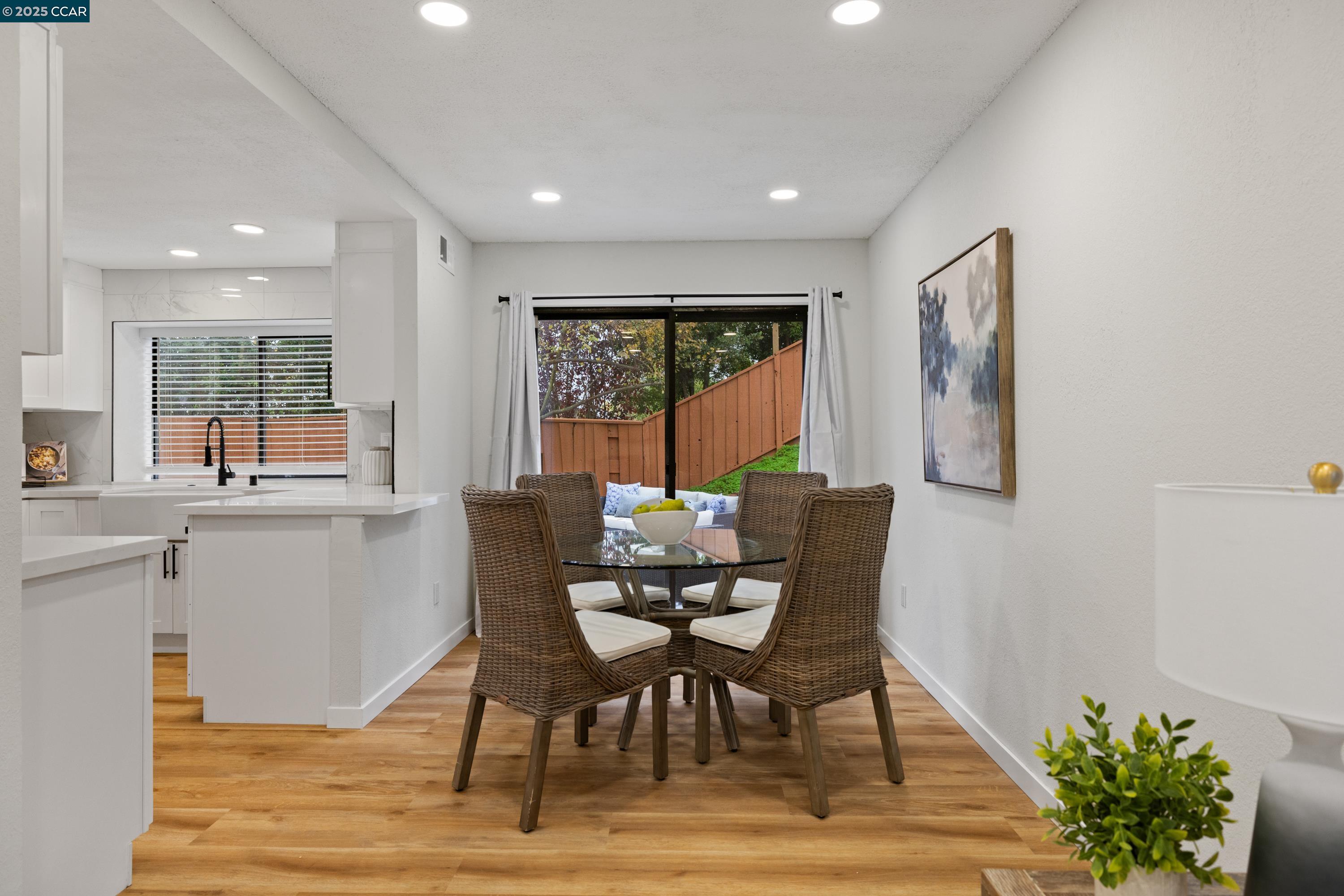 Detail Gallery Image 14 of 39 For 397 Seahorse Dr., Vallejo,  CA 94541-7165 - 4 Beds | 2/1 Baths