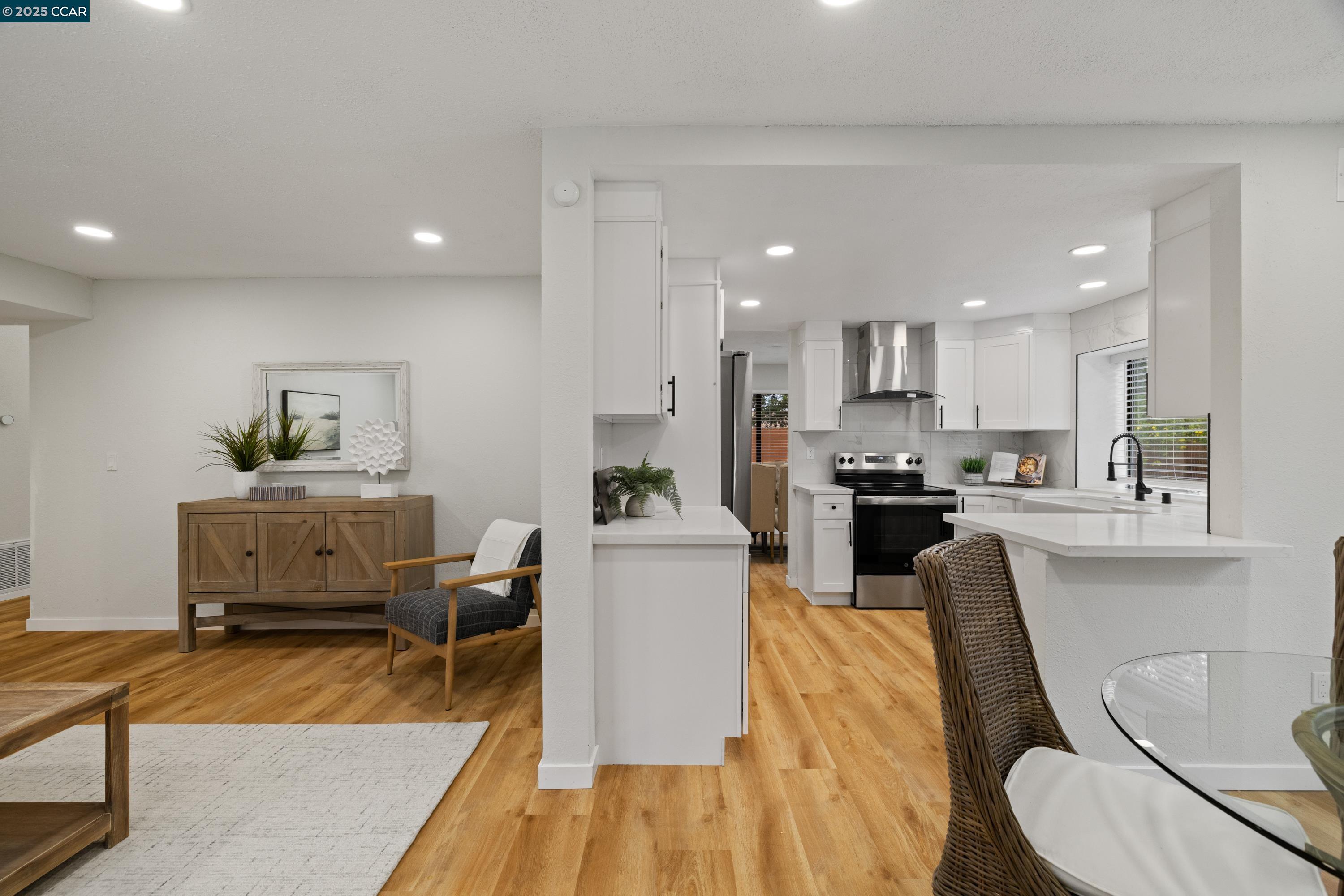 Detail Gallery Image 15 of 39 For 397 Seahorse Dr., Vallejo,  CA 94541-7165 - 4 Beds | 2/1 Baths