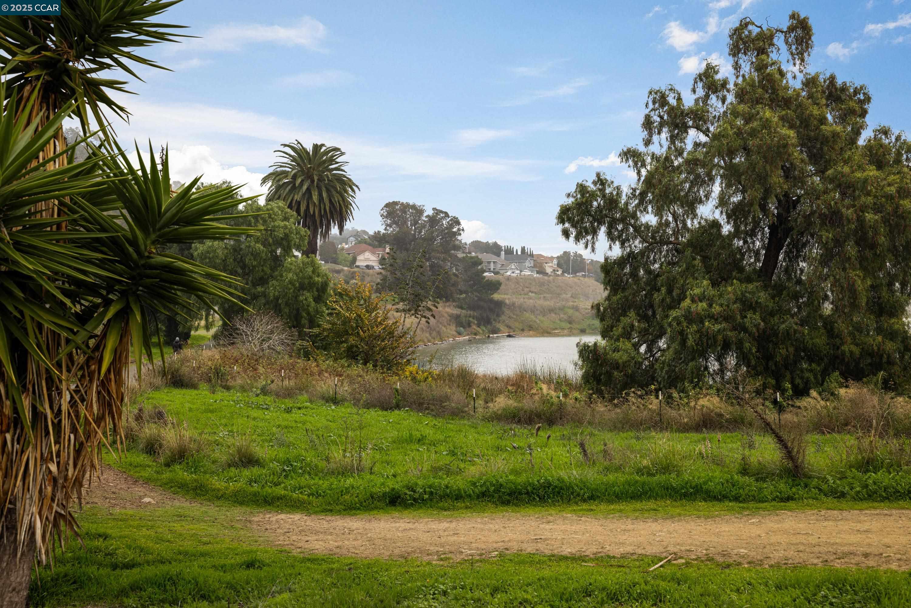 Detail Gallery Image 34 of 39 For 397 Seahorse Dr., Vallejo,  CA 94541-7165 - 4 Beds | 2/1 Baths