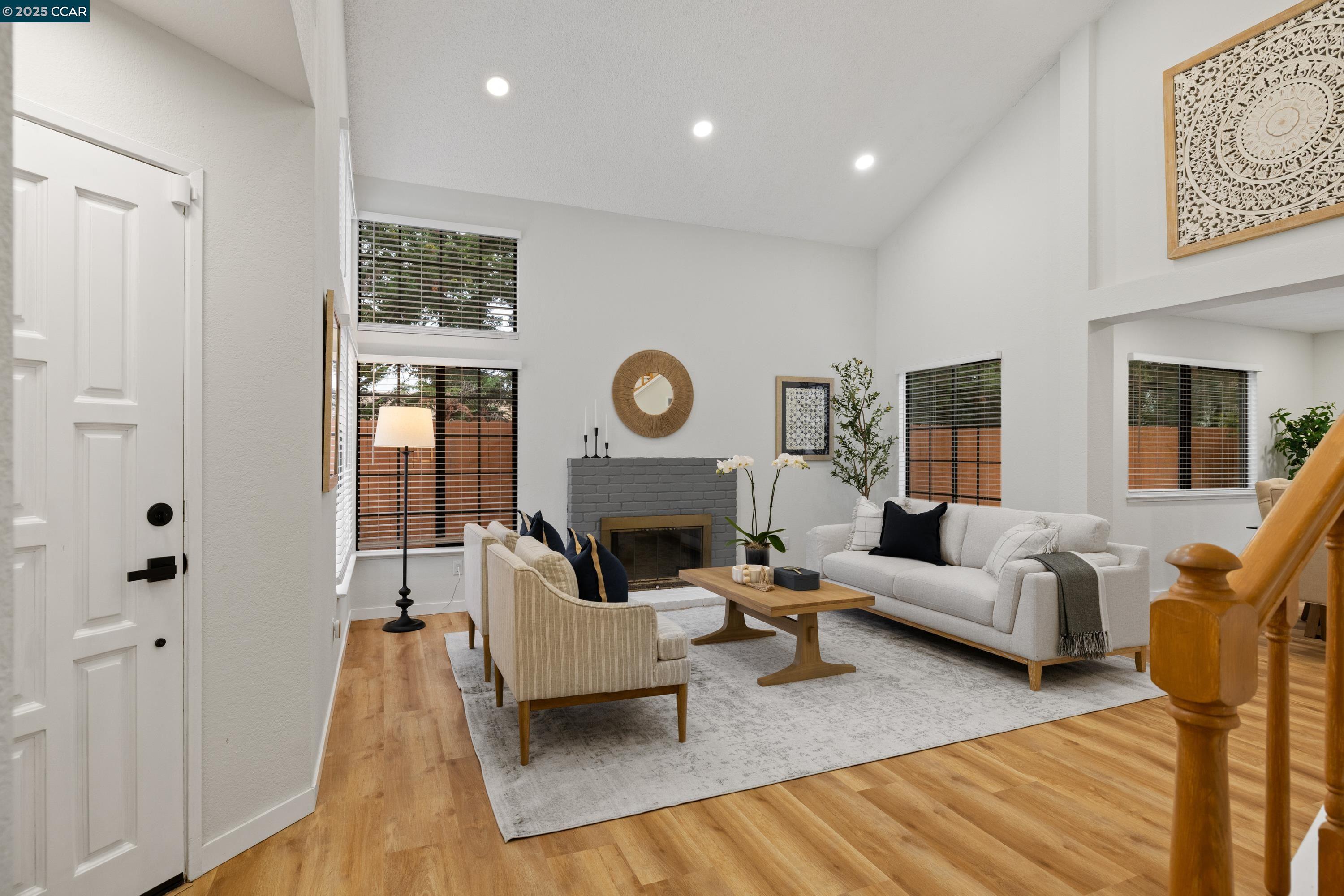 Detail Gallery Image 5 of 39 For 397 Seahorse Dr., Vallejo,  CA 94541-7165 - 4 Beds | 2/1 Baths