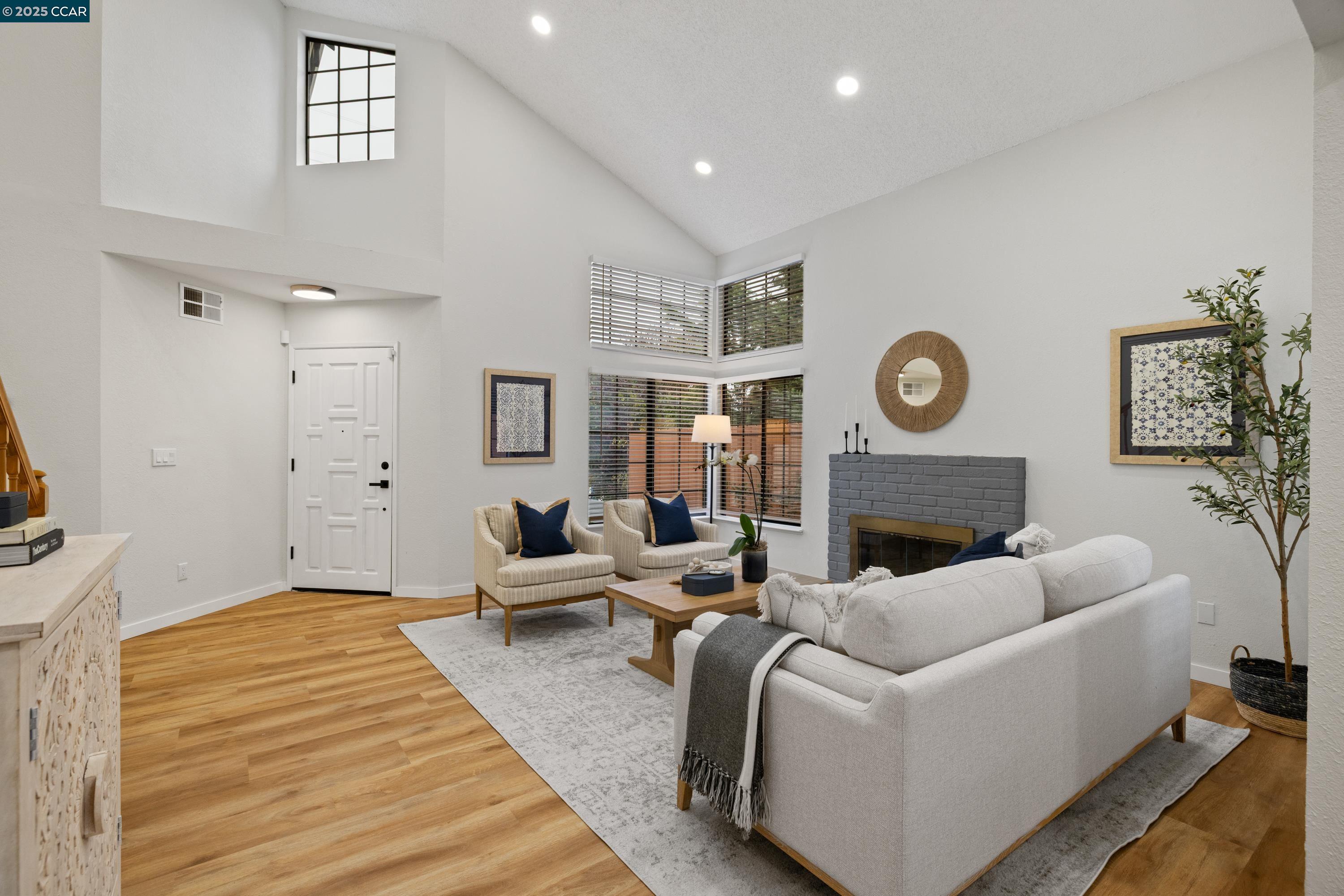 Detail Gallery Image 7 of 39 For 397 Seahorse Dr., Vallejo,  CA 94541-7165 - 4 Beds | 2/1 Baths